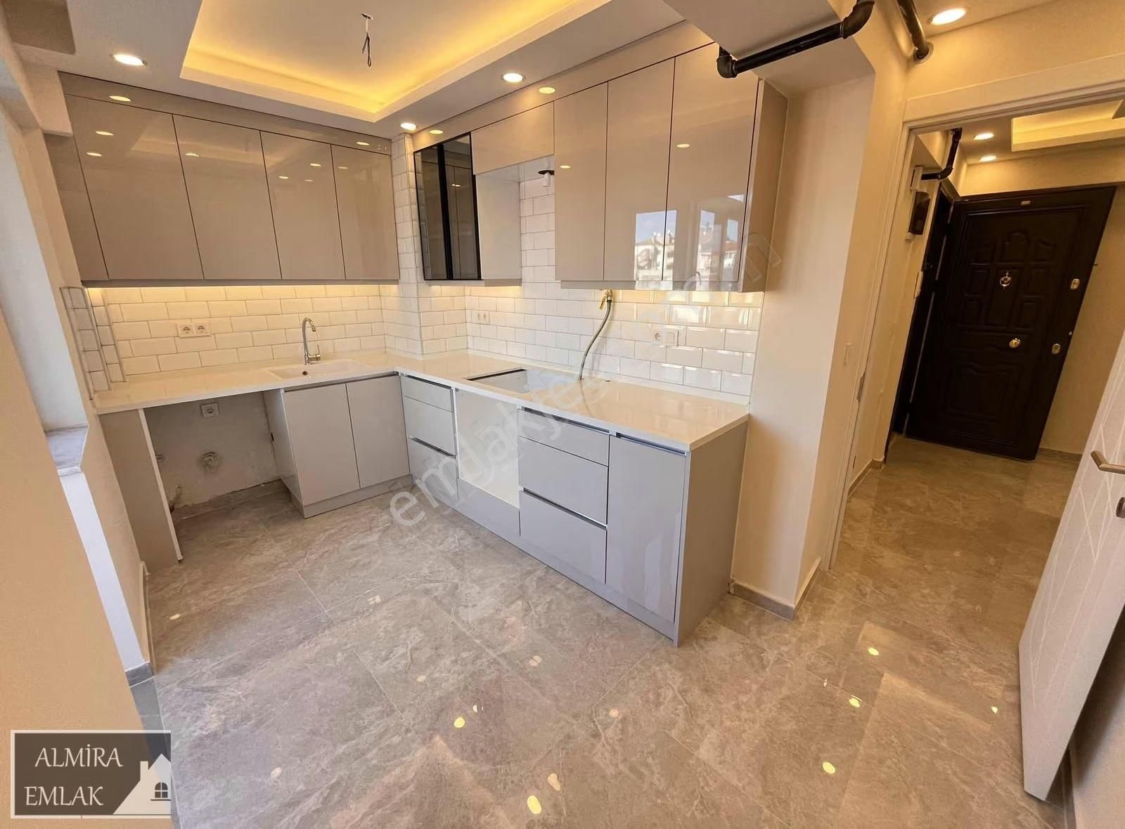 İnönü Cadde Bir Arka Sokağı 3+1 Ara Kat Lüks Dekorlu Otoparklı - Görsel 2