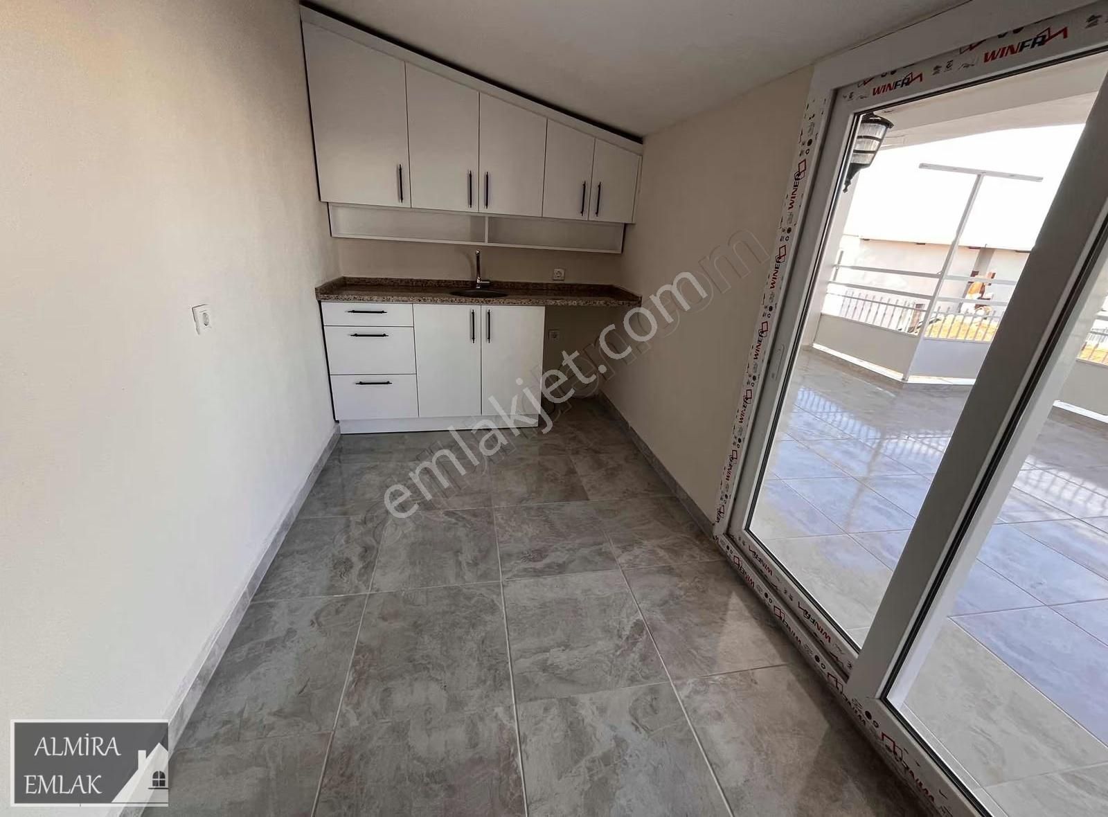 İnönü Cadde Bir Arka Sokağı 3+1 Ara Kat Lüks Dekorlu Otoparklı - Görsel 14