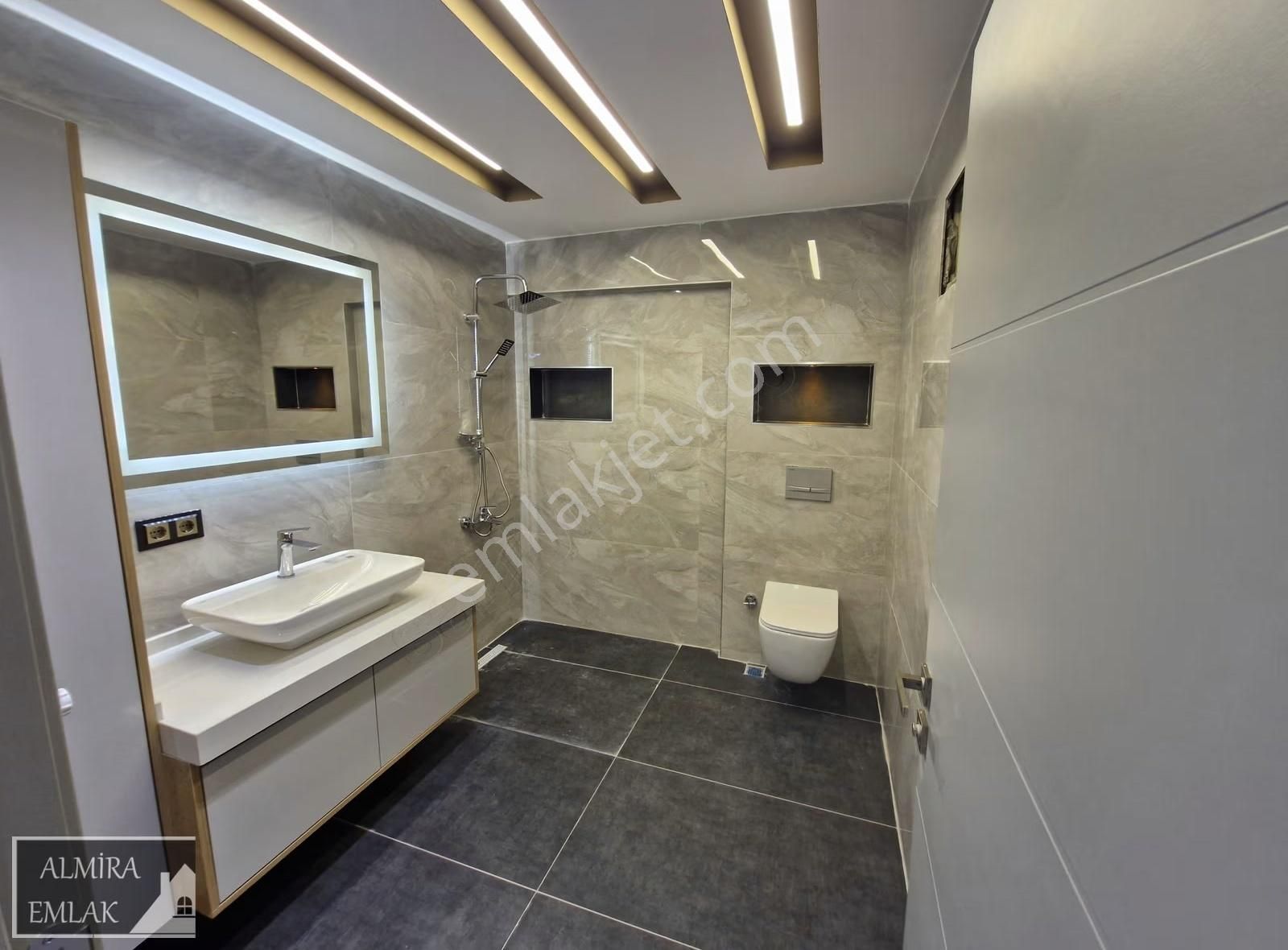 Göztepede Cad, Yakını 3+1 140m2 Lüks Dekorlu D.gazlı - Görsel 15