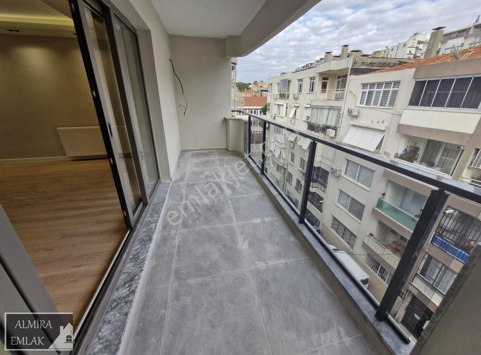 Göztepede Cad, Yakını 3+1 140m2 Lüks Dekorlu D.gazlı - Görsel 10