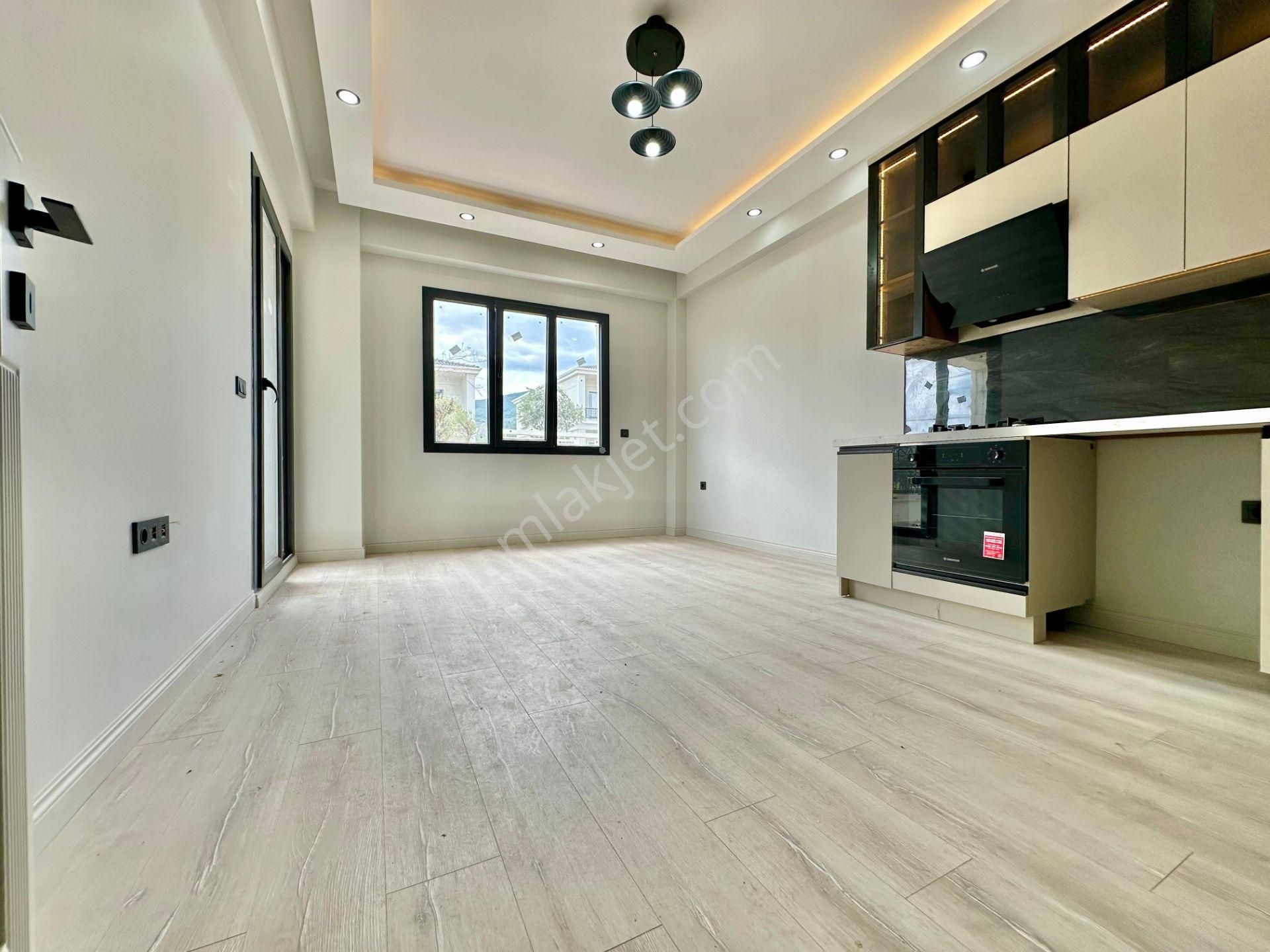 ꧁akçay Ay Emlaktan꧂güre'de Lüks Sitede Bahçe Kullanımlı Müstakil Tadında Satılık 2+1 Şık Daire - Görsel 8