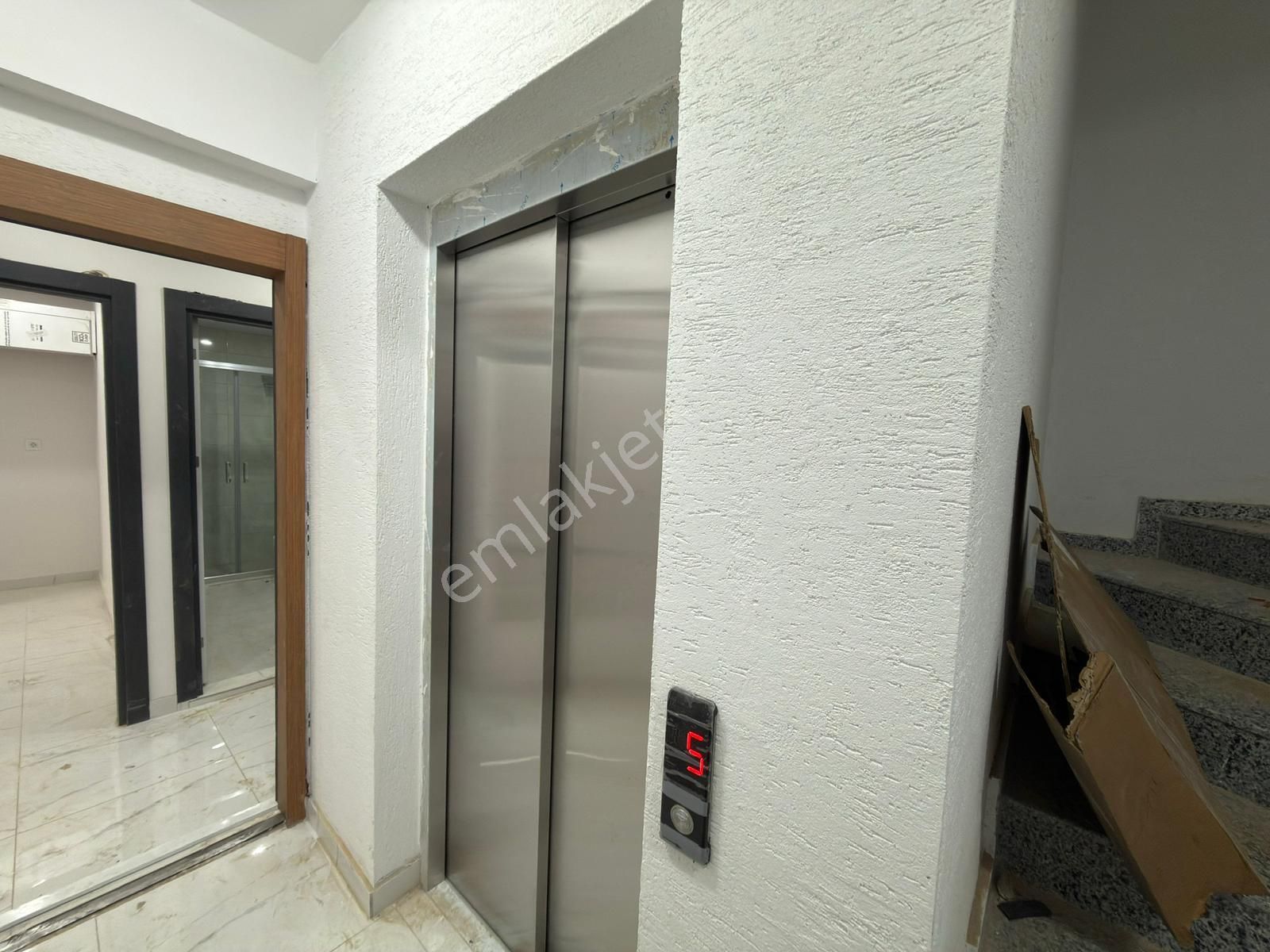 Salih Emlak 'tan Güney Cephe 2+1 Kredili 5.kat Daire - Görsel 12