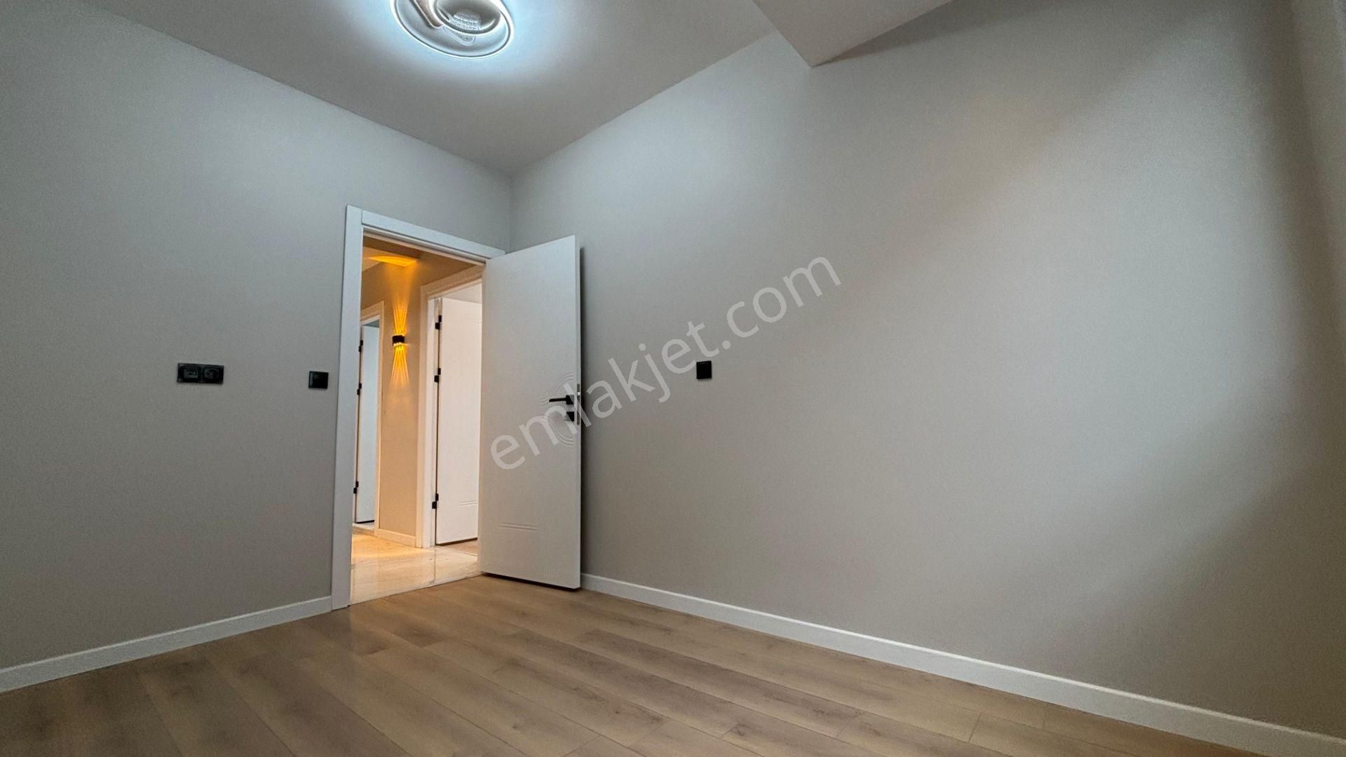 Recep Ümit Emlak'tan Çamlıca Mahallesi Tombakzade Caddesi Yakını Satılık 3+1 Ultra Lüks Daire Nüt7 - Görsel 2