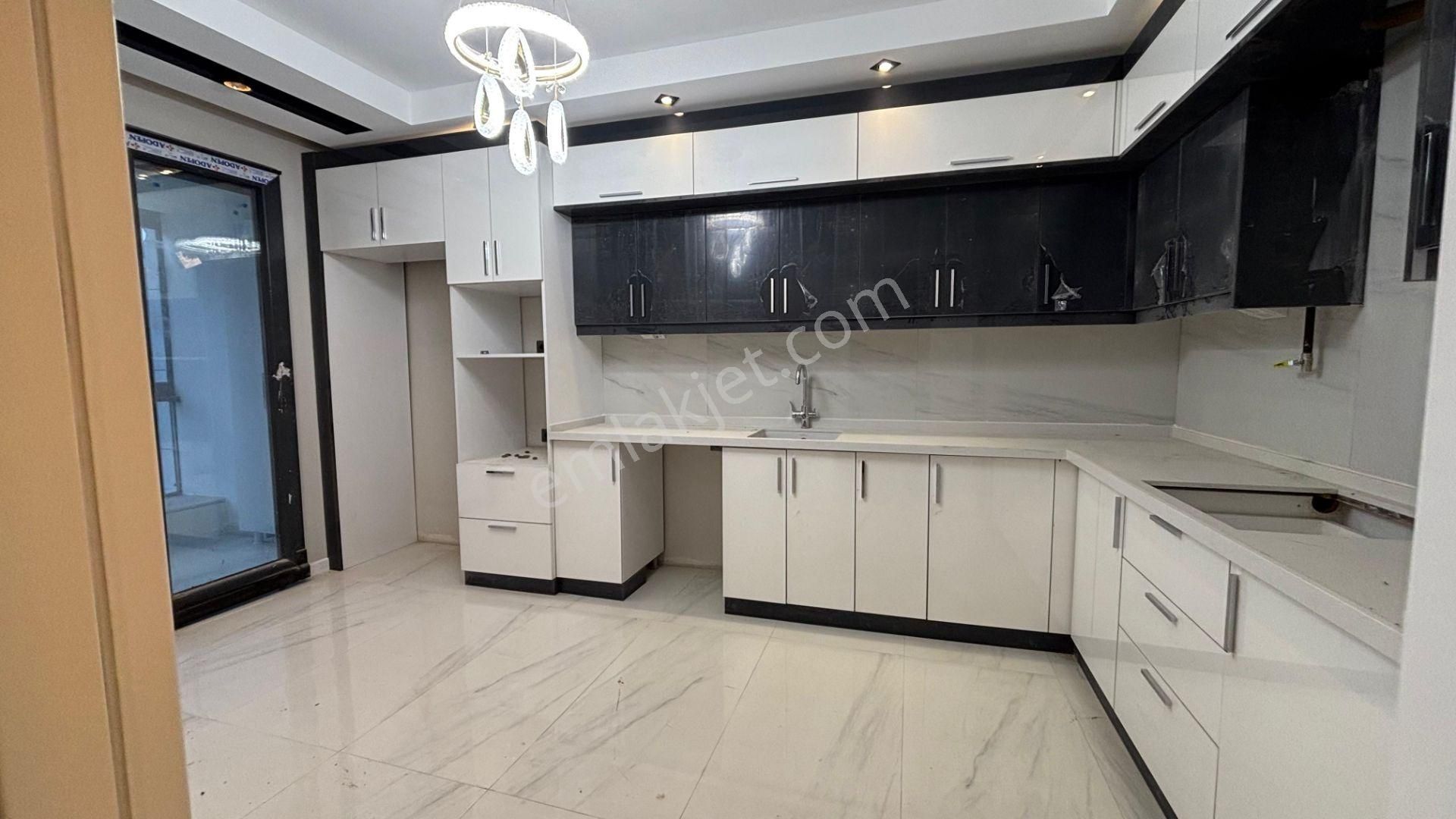 Recep Ümit Emlak'tan Çamlıca Mahallesi Tombakzade Caddesi Yakını Satılık 3+1 Ultra Lüks Daire Nüt7 - Görsel 13