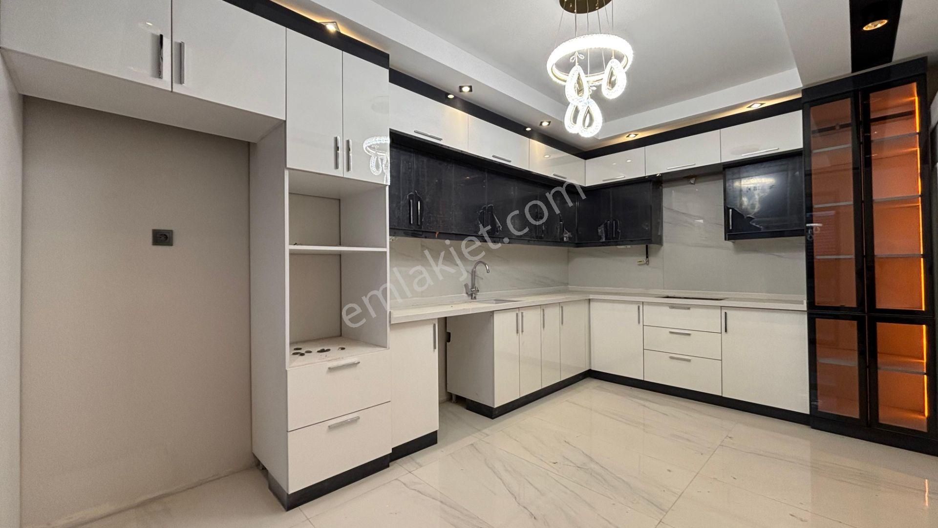 Recep Ümit Emlak'tan Çamlıca Mahallesi Tombakzade Caddesi Yakını Satılık 3+1 Ultra Lüks Daire Nüt7 - Görsel 15