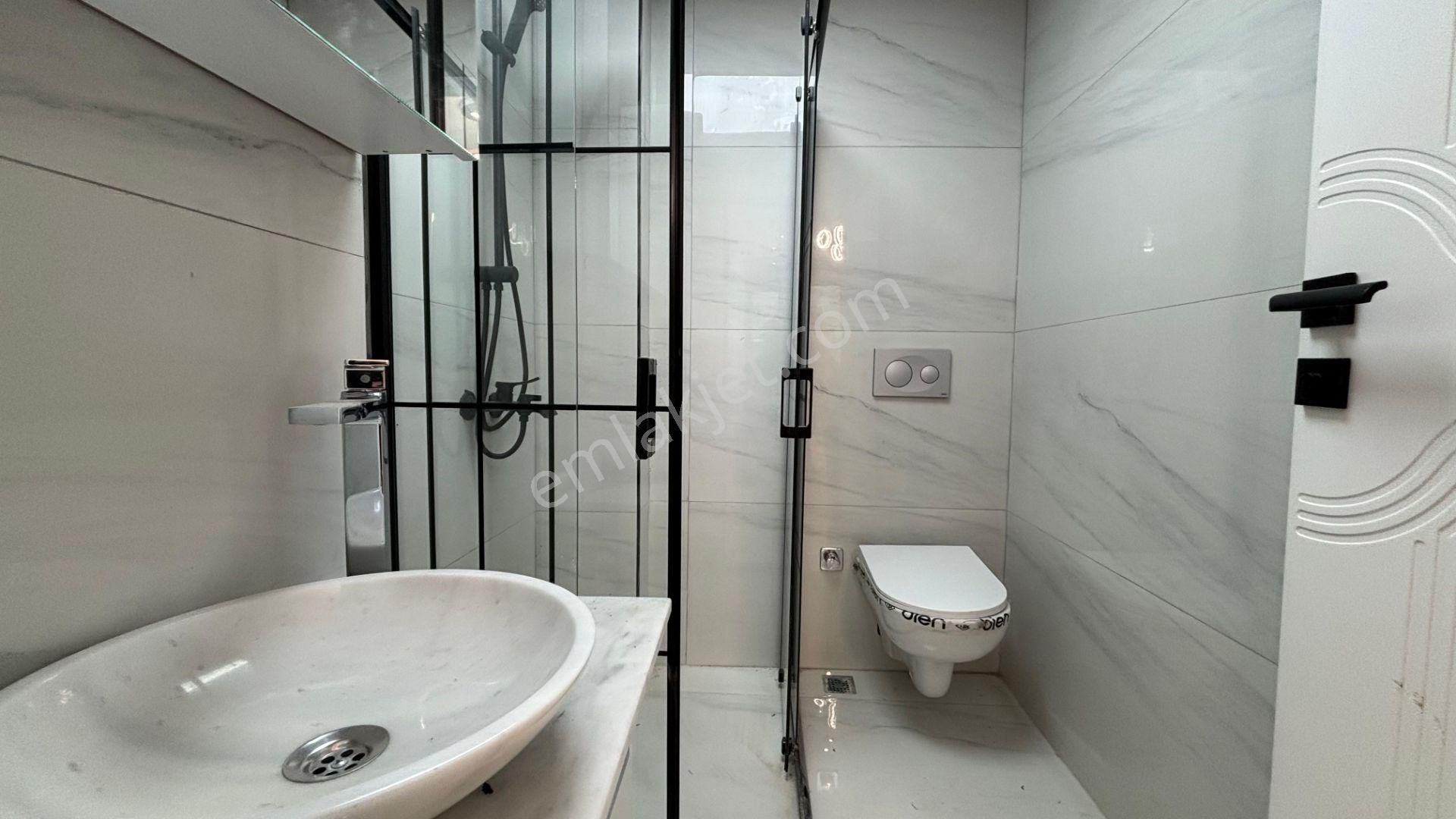 Recep Ümit Emlak'tan Çamlıca Mahallesi Tombakzade Caddesi Yakını Satılık 3+1 Ultra Lüks Daire Nüt7 - Görsel 24