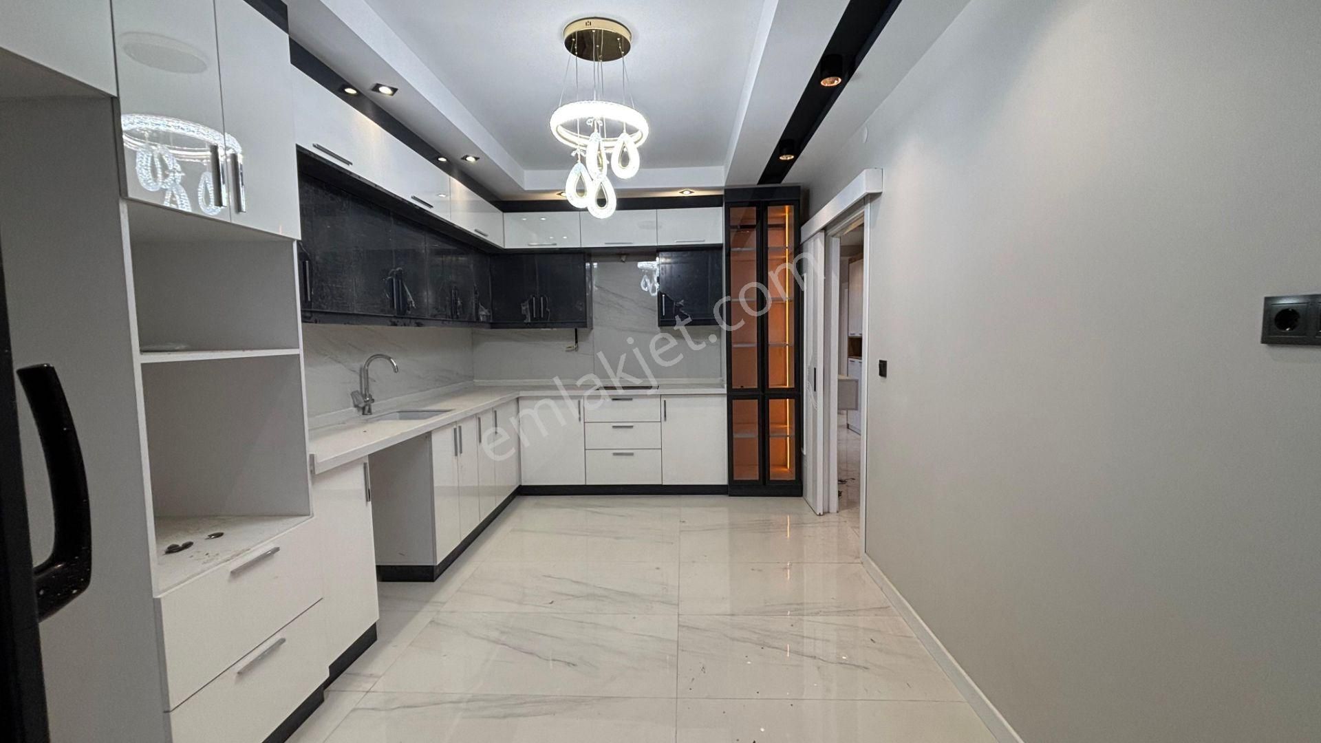 Recep Ümit Emlak'tan Çamlıca Mahallesi Tombakzade Caddesi Yakını Satılık 3+1 Ultra Lüks Daire Nüt7 - Görsel 17