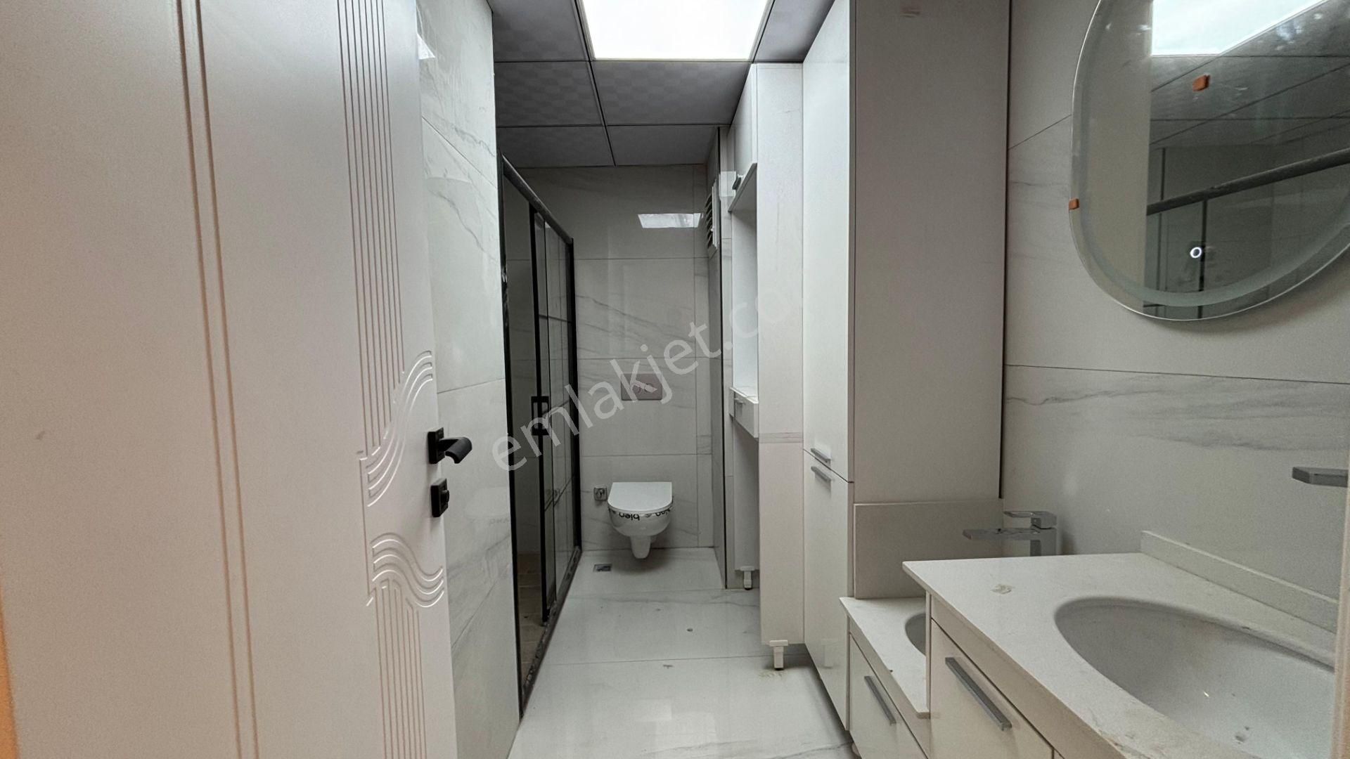 Recep Ümit Emlak'tan Çamlıca Mahallesi Tombakzade Caddesi Yakını Satılık 3+1 Ultra Lüks Daire Nüt7 - Görsel 25