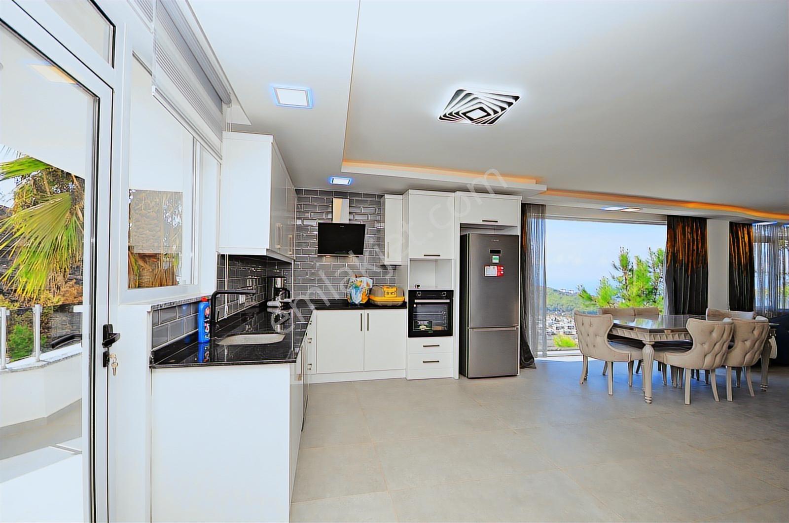 Kargıcak'da Satılık 4+1 Trıplex Vılla Specıal Furnıshed And Pool - Görsel 7