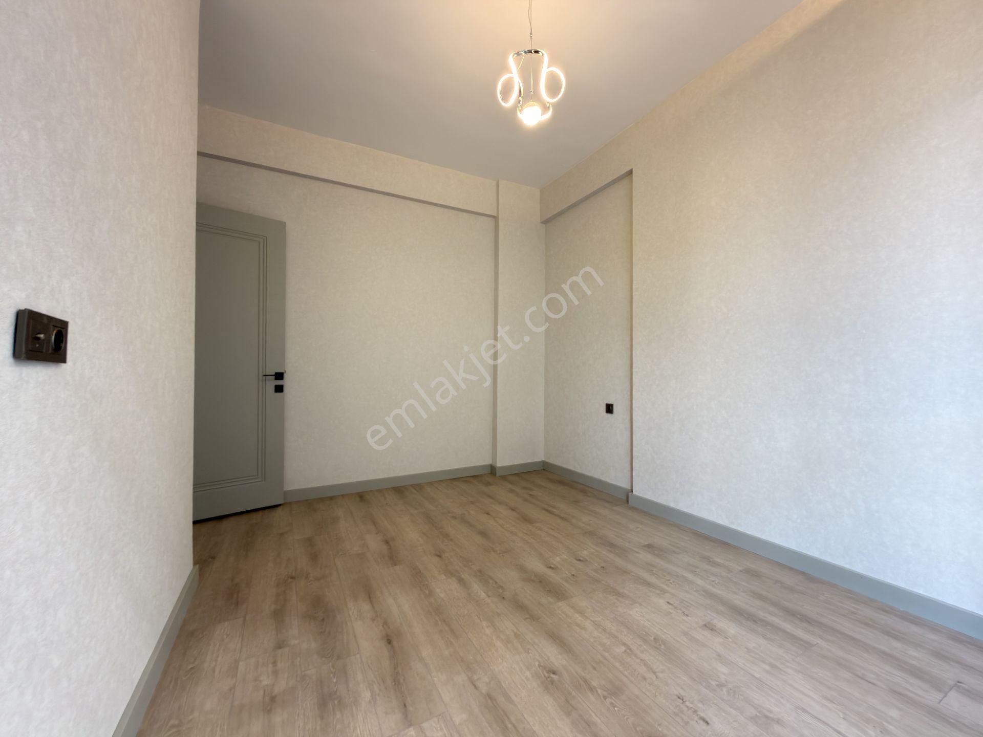 Nam-ak Emlak'tan Protokol Yoluna Yakın Çarşı İçinde Sıfır 2+1 - Görsel 17