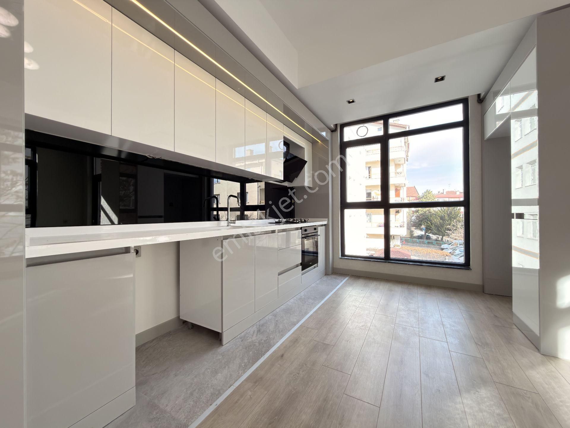 Nam-ak Emlak'tan Protokol Yoluna Yakın Çarşı İçinde Sıfır 2+1 - Görsel 6