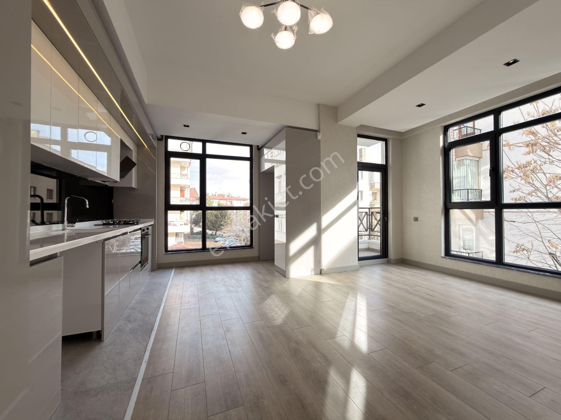 Nam-ak Emlak'tan Protokol Yoluna Yakın Çarşı İçinde Sıfır 2+1 - Görsel 2