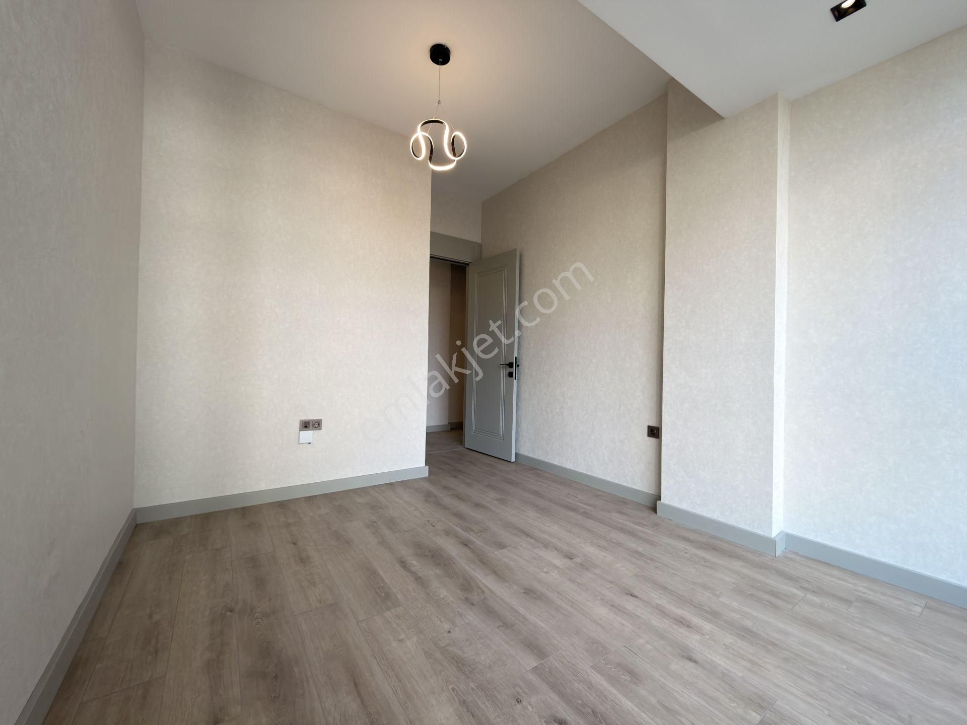 Nam-ak Emlak'tan Protokol Yoluna Yakın Çarşı İçinde Sıfır 2+1 - Görsel 13