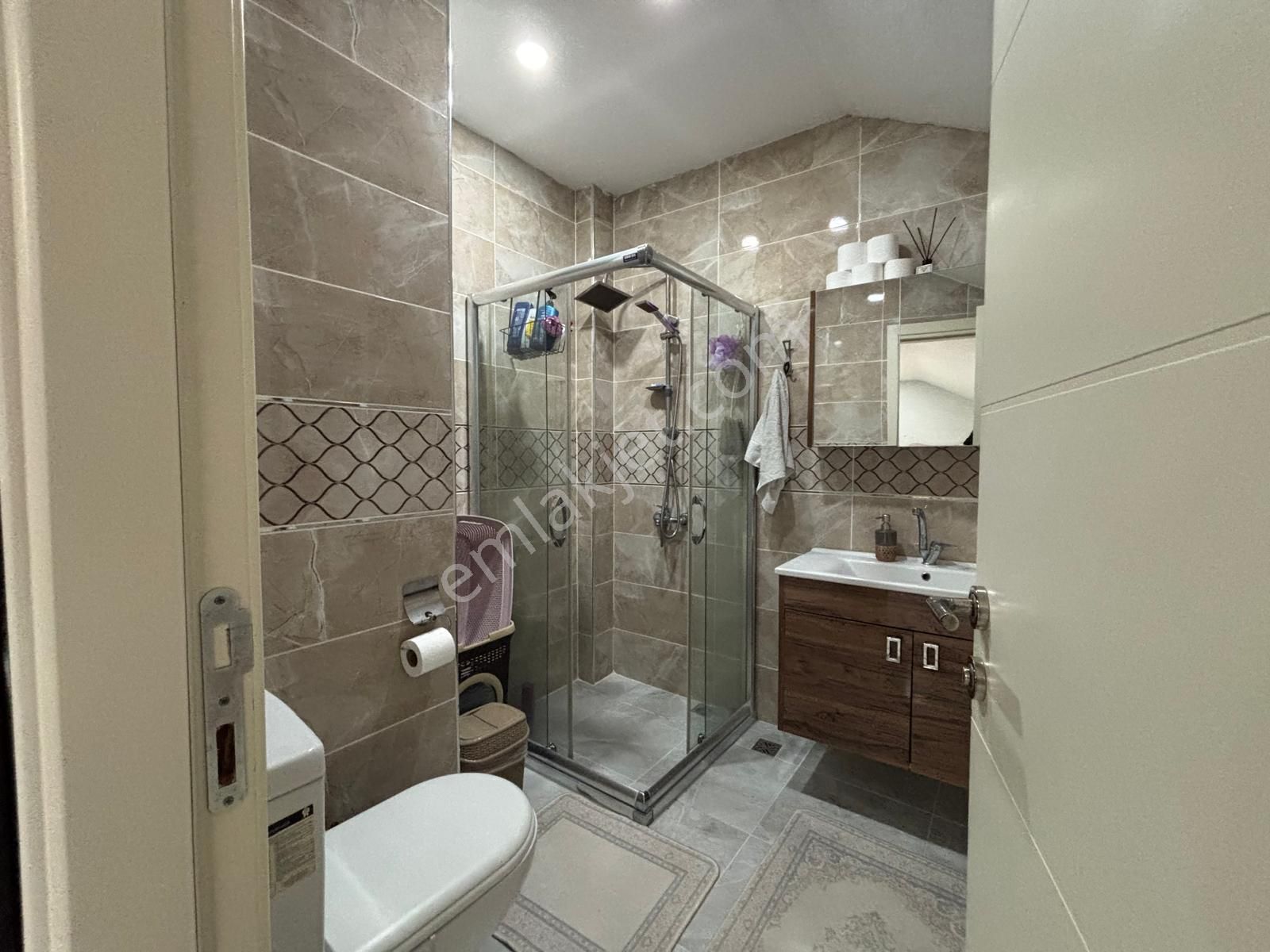 Serkan Gayrimenkulden Bahçelievler Şirinevlerde 250 Metre 5+1 Mükemmel Dubles Daire - Görsel 11