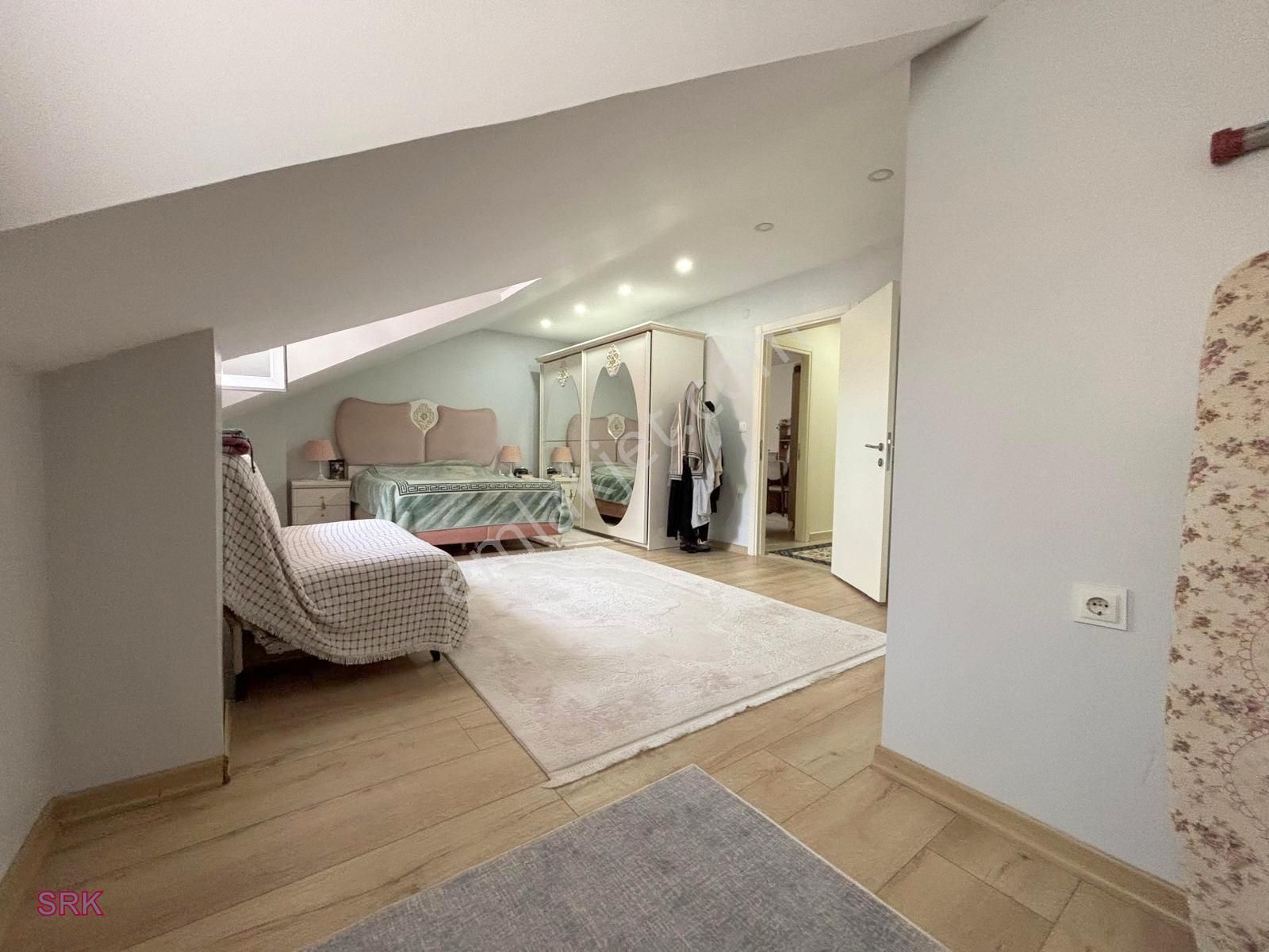 Serkan Gayrimenkulden Bahçelievler Şirinevlerde 250 Metre 5+1 Mükemmel Dubles Daire - Görsel 21