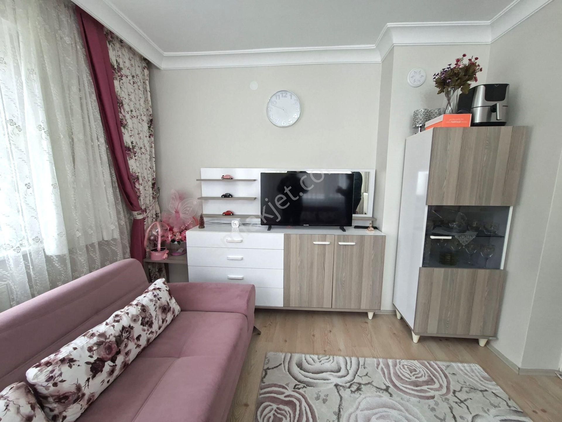 Recep Ümit Emlak'tan Derman Caddesi Başında Satılık 2+1 Temiz Yapılı Köşe Daire - Görsel 2