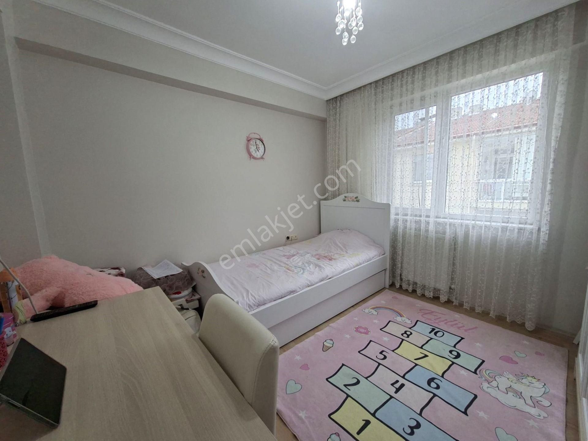 Recep Ümit Emlak'tan Derman Caddesi Başında Satılık 2+1 Temiz Yapılı Köşe Daire - Görsel 25