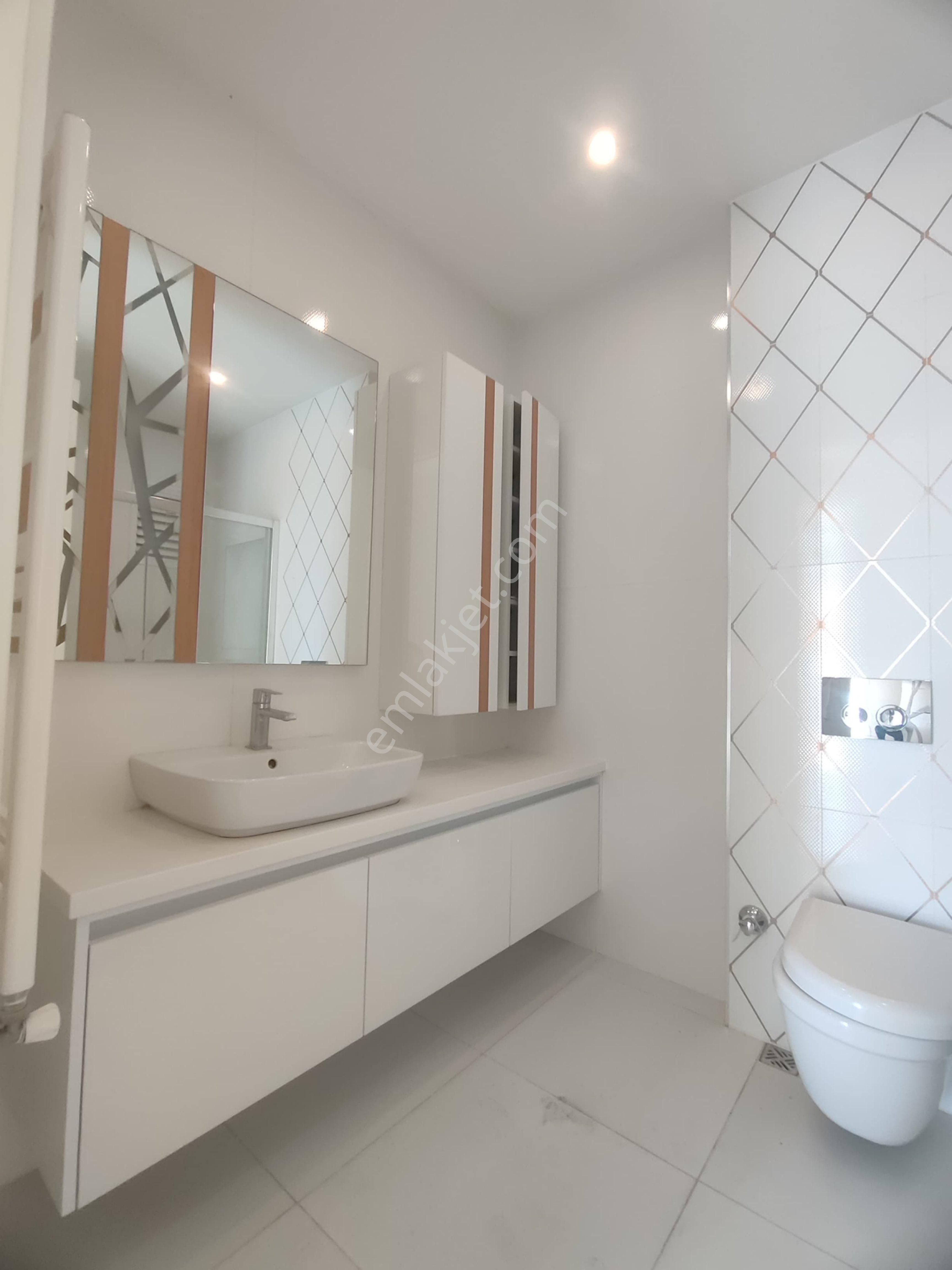 Merkezi Klima Doağlgaz Lı Parkeli 4+1 Ultra Lüx Daire - Görsel 17