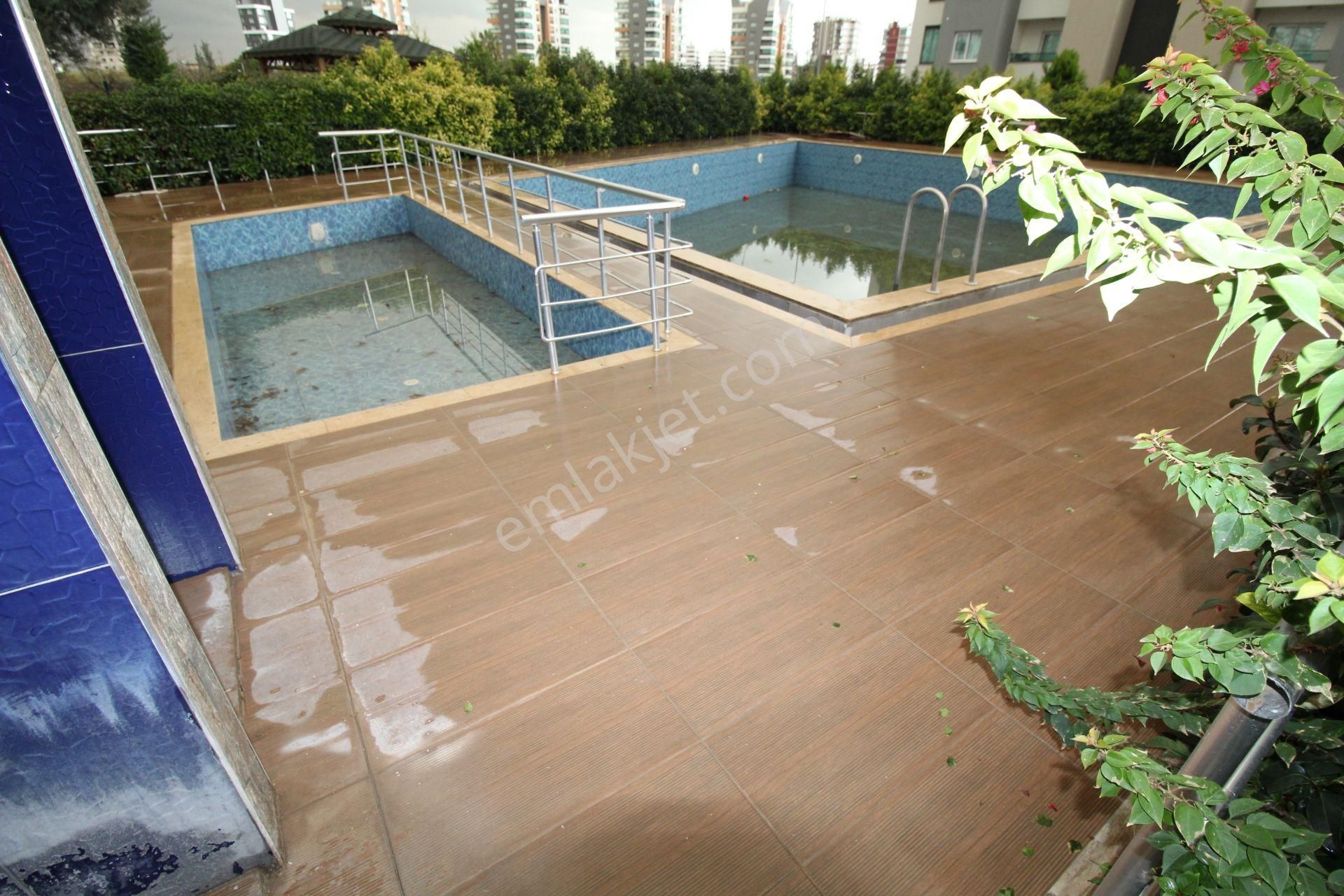 Aslan'dan Havuzlu Sitede Geniş Metrajlı Ultralüks 5+1 - Görsel 31