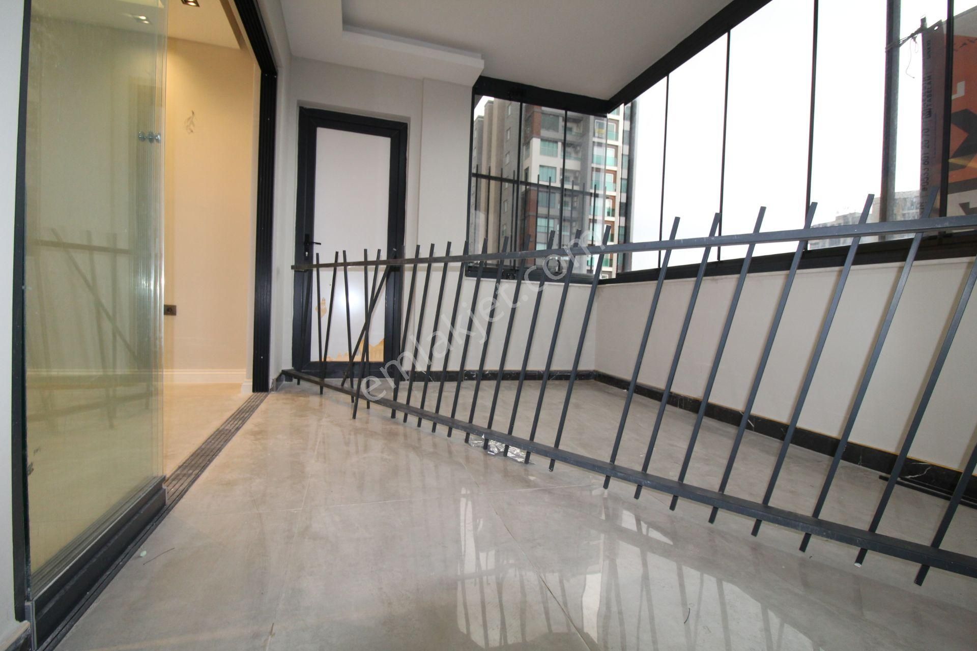 Aslan'dan Havuzlu Sitede Geniş Metrajlı Ultralüks 5+1 - Görsel 12