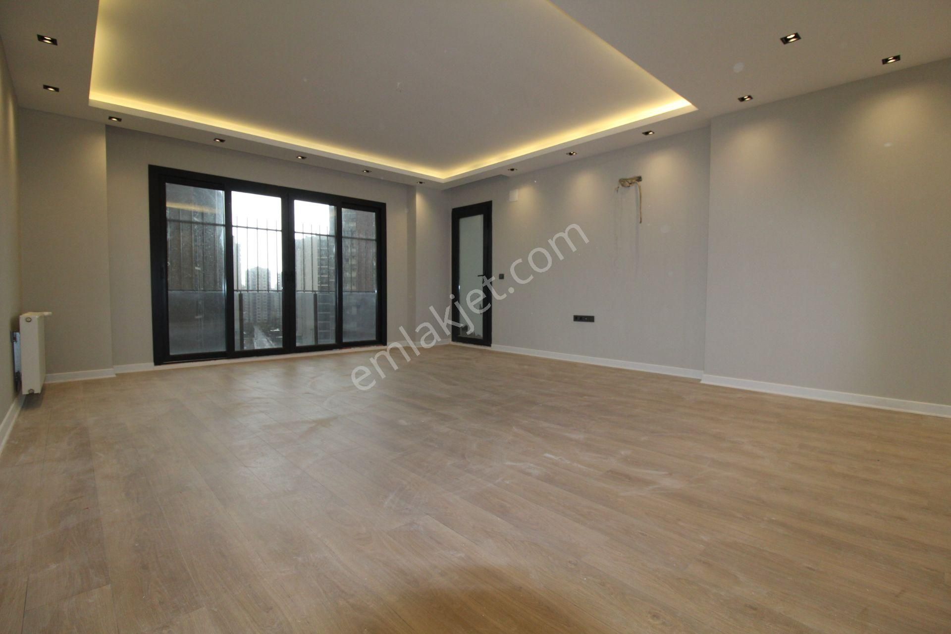 Aslan'dan Havuzlu Sitede Geniş Metrajlı Ultralüks 5+1 - Görsel 10