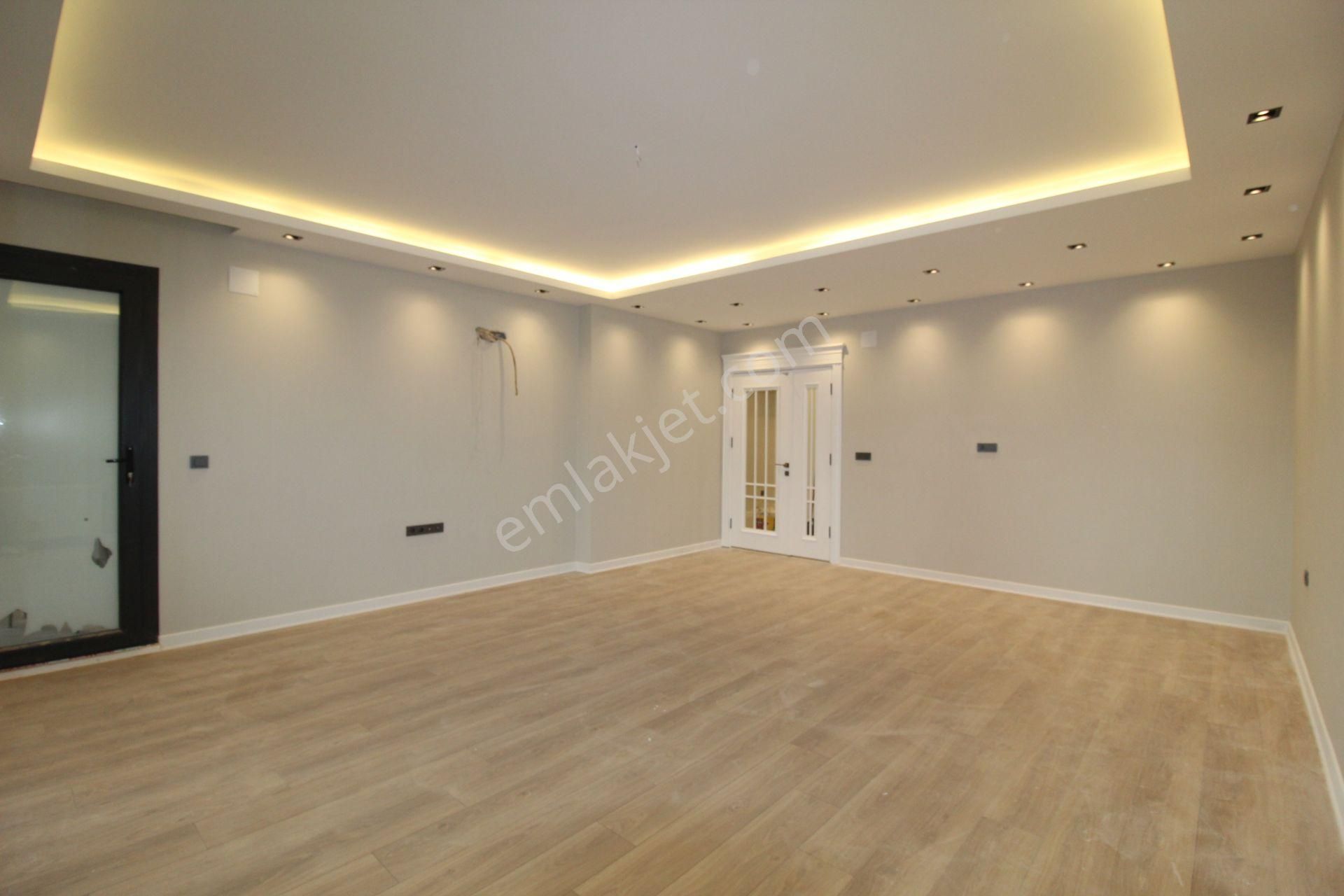 Aslan'dan Havuzlu Sitede Geniş Metrajlı Ultralüks 5+1 - Görsel 7