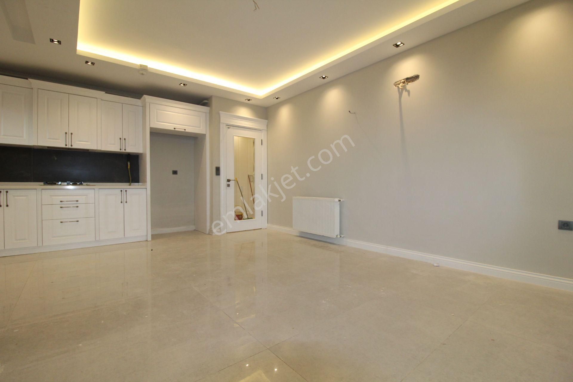 Aslan'dan Havuzlu Sitede Geniş Metrajlı Ultralüks 5+1 - Görsel 6