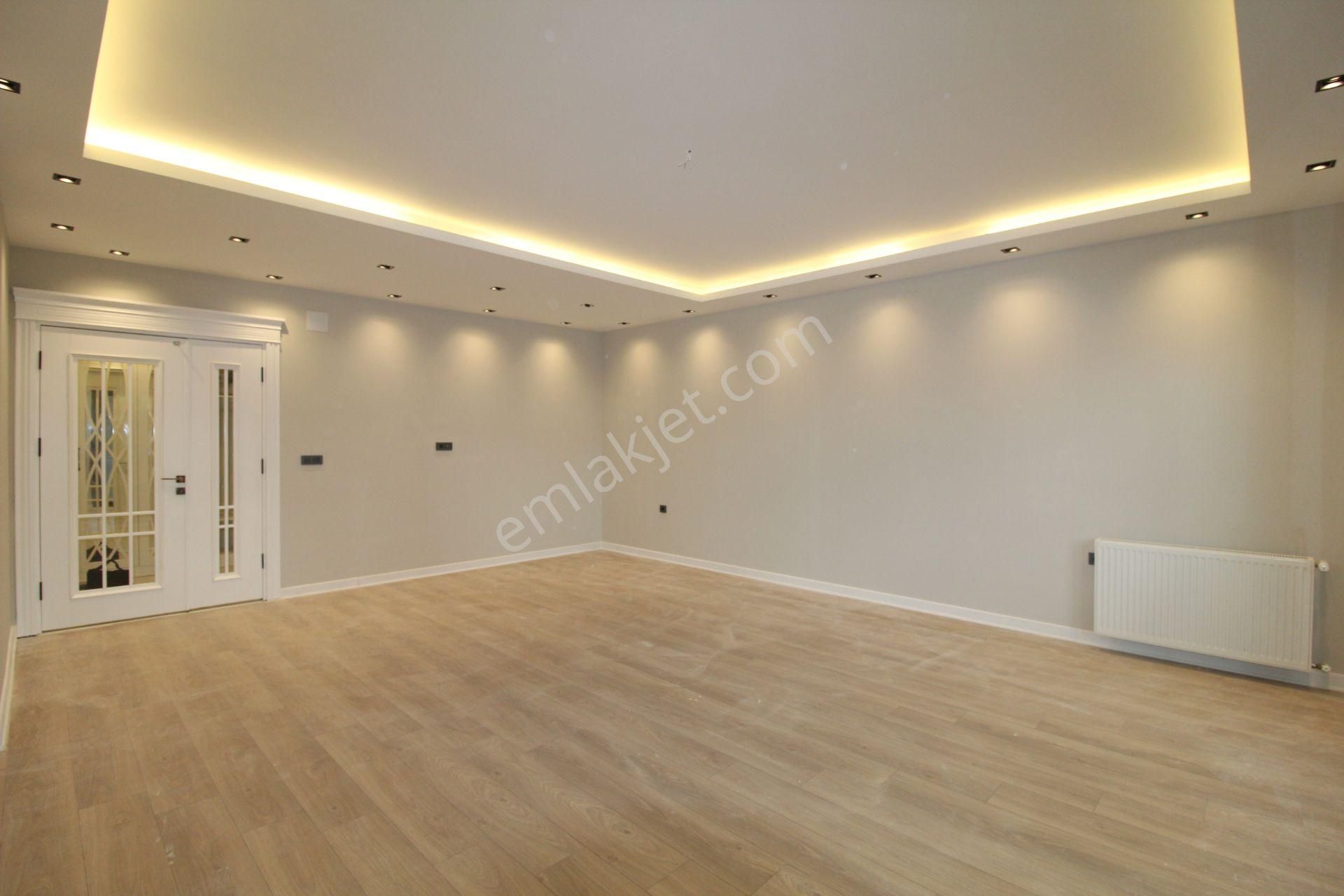 Aslan'dan Havuzlu Sitede Geniş Metrajlı Ultralüks 5+1 - Görsel 8