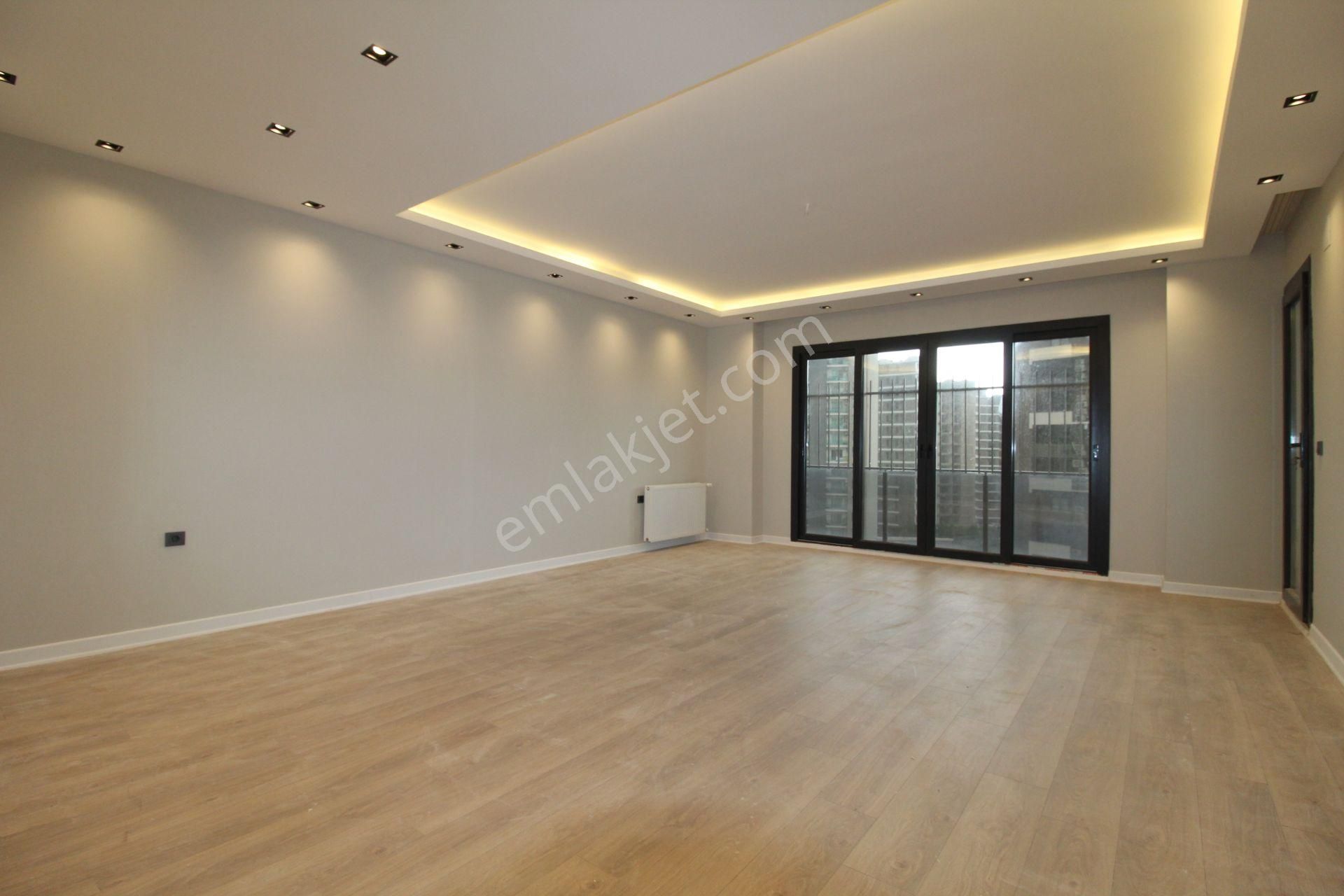 Aslan'dan Havuzlu Sitede Geniş Metrajlı Ultralüks 5+1 - Görsel 9