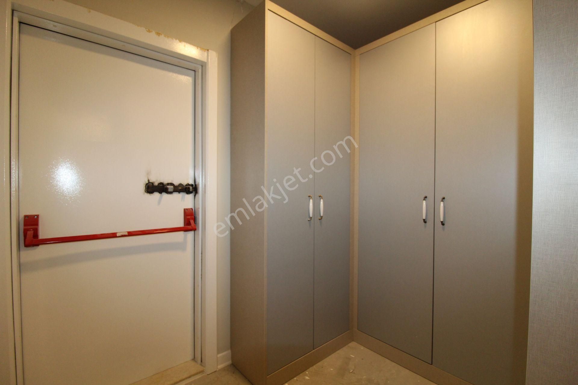 Aslan'dan Havuzlu Sitede Geniş Metrajlı Ultralüks 5+1 - Görsel 25