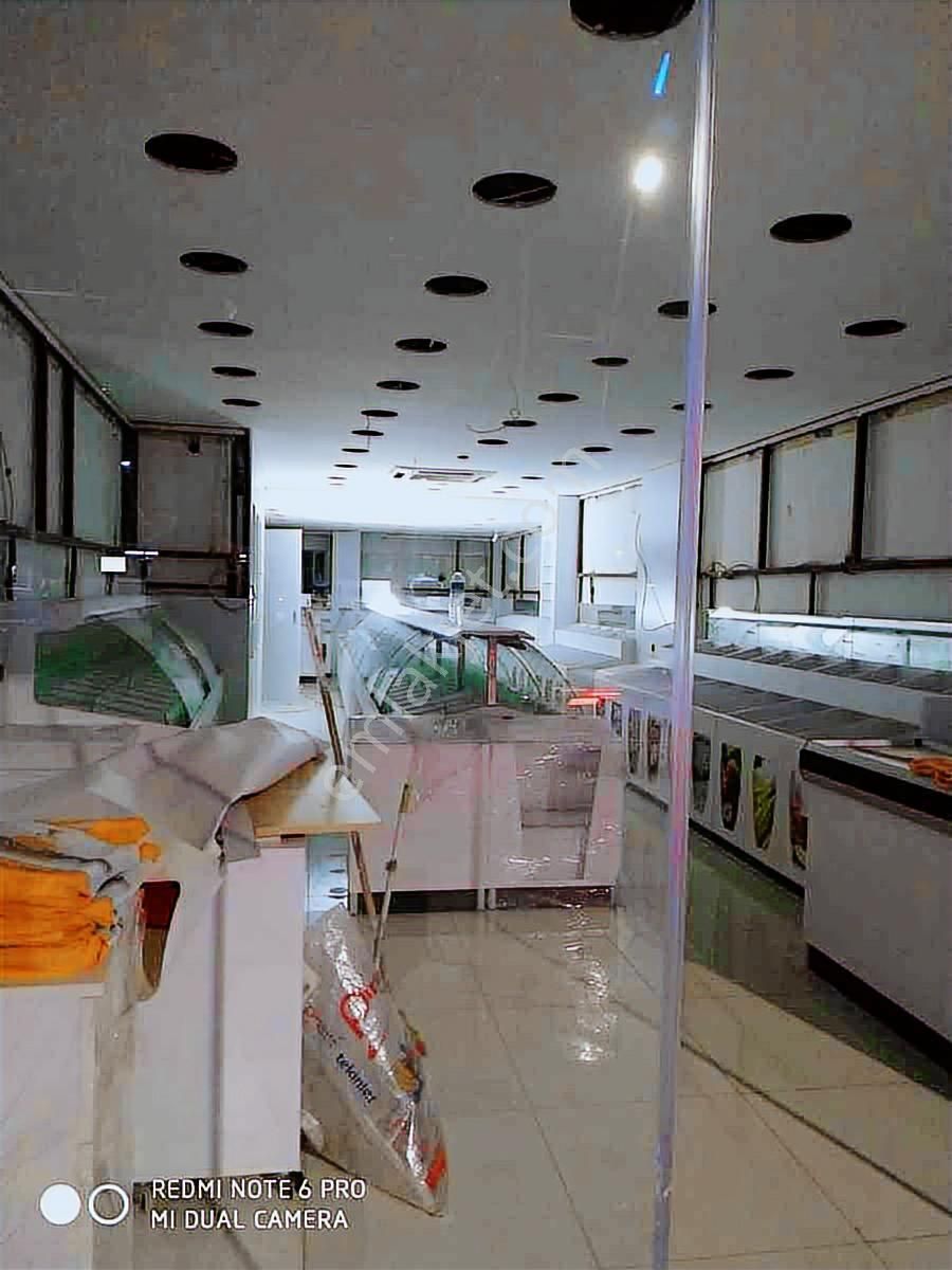 Eyüp Sultanda Maksimum Vitrin Görünürlüğü Sunan Ticari Fırsat - Görsel 6