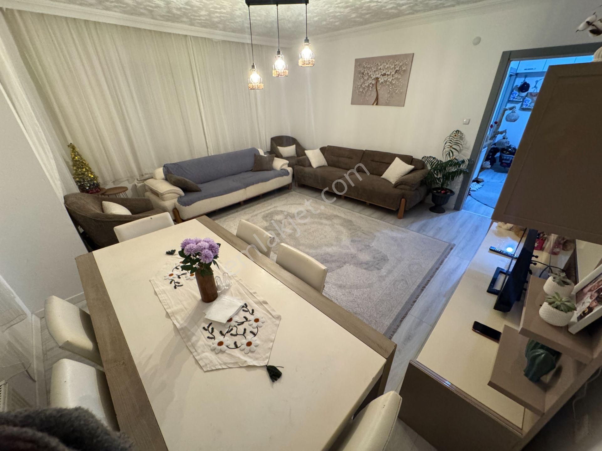 Pursaklar Mehmet Zengin Emlak'tan Yüksek Giriş Kat 2+1 Yapılı Masrafsız Daire