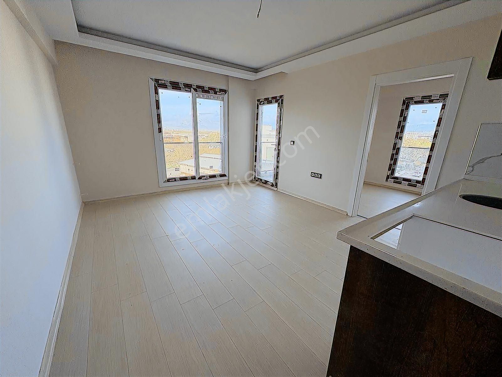 Seyrek Merkezi Konumda Satılık Balkonlu 1+1 Daire - Görsel 7