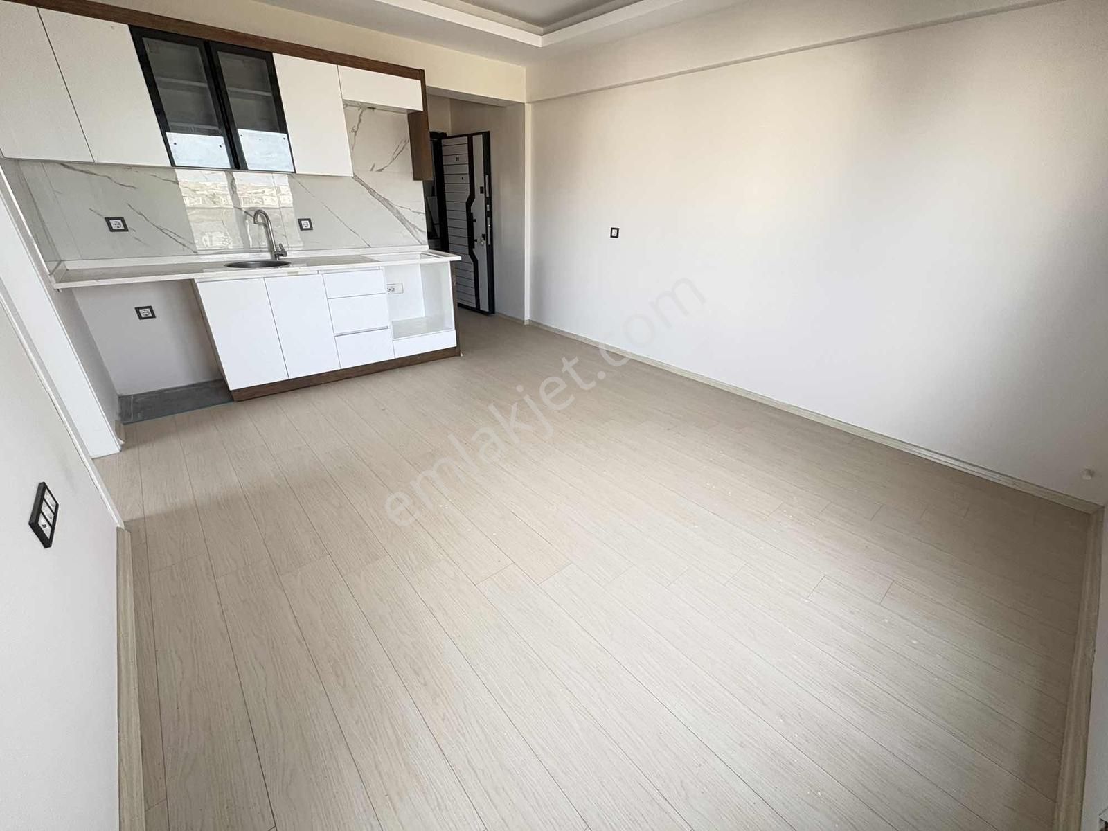 Seyrek Merkezi Konumda Satılık Balkonlu 1+1 Daire - Görsel 5