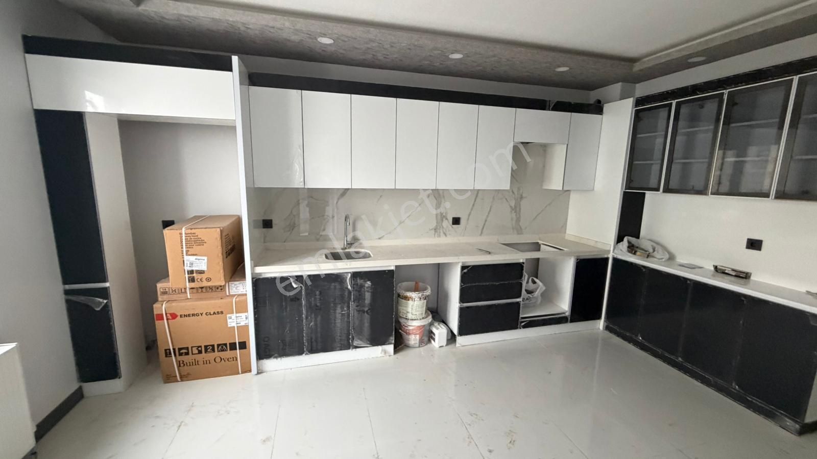 Törekent Mh^de Site İçinde Ara Katta E. Banyolu G. Odalı Lüx Yapılı Sıfır 3+1 Daire! - Görsel 2