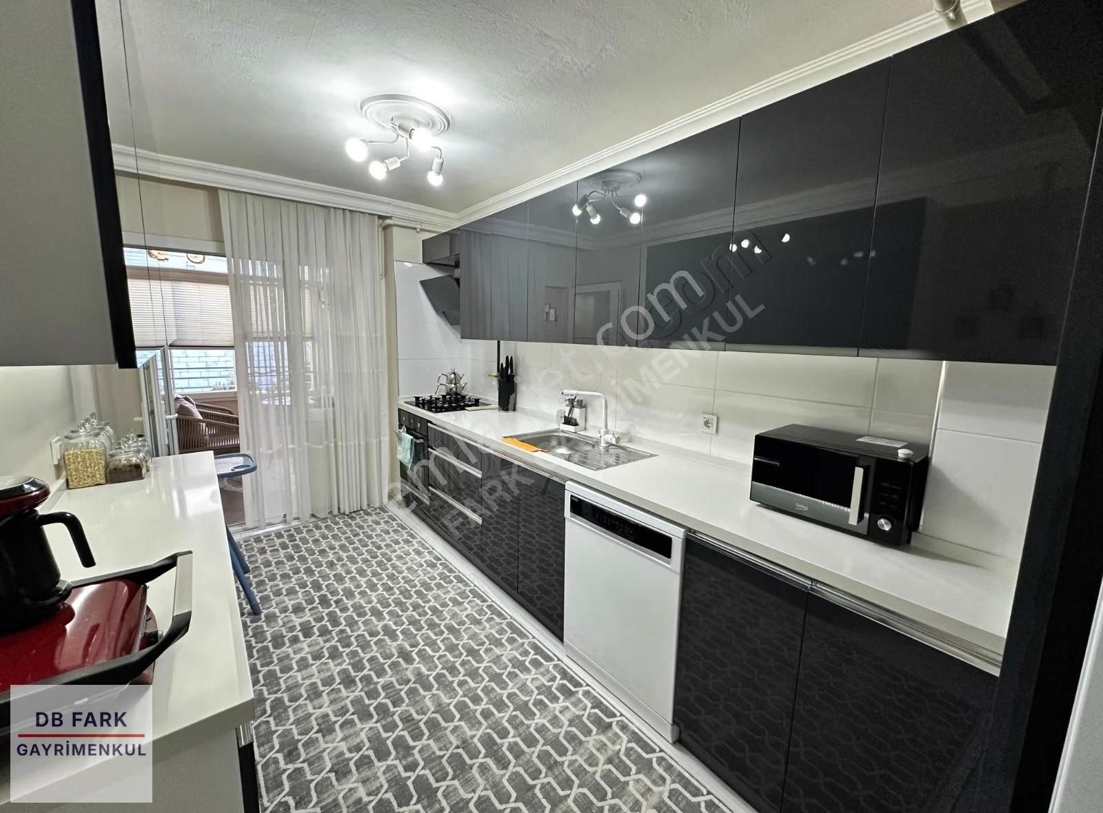 Gaziemir Önder Caddesinde Tadilatlı 2+1 Kiralık Daire - Görsel 10