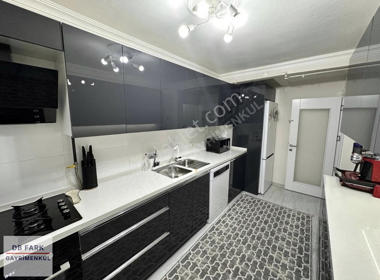 Gaziemir Önder Caddesinde Tadilatlı 2+1 Kiralık Daire - Görsel 11