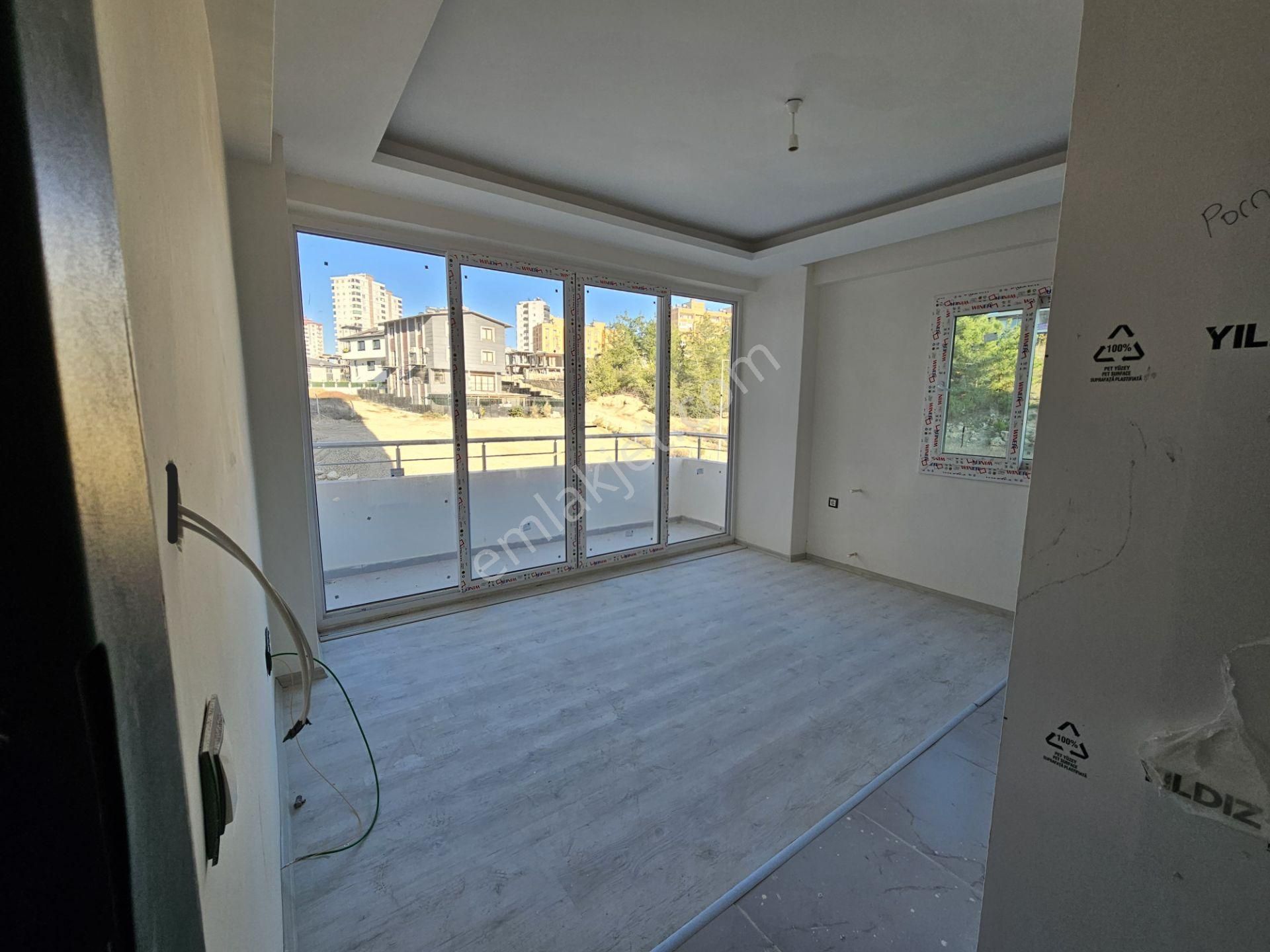 Sarıçam Çınarlı Da İskanlı Site İçinde Bulvar Üzeri 1+1 Satılık Fırsat Dairesi - Görsel 7