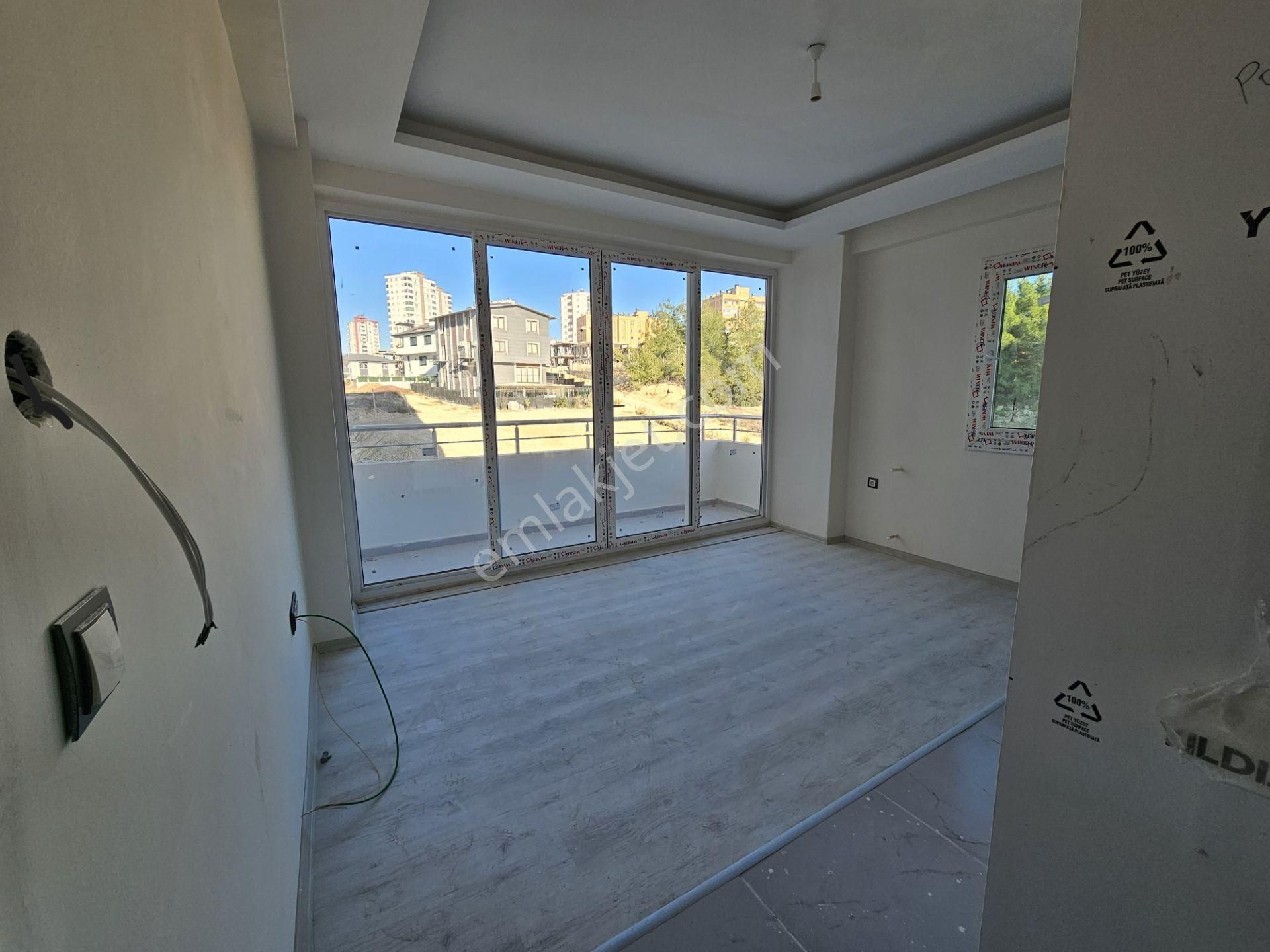 Sarıçam Çınarlı Da İskanlı Site İçinde Bulvar Üzeri 1+1 Satılık Fırsat Dairesi - Görsel 4