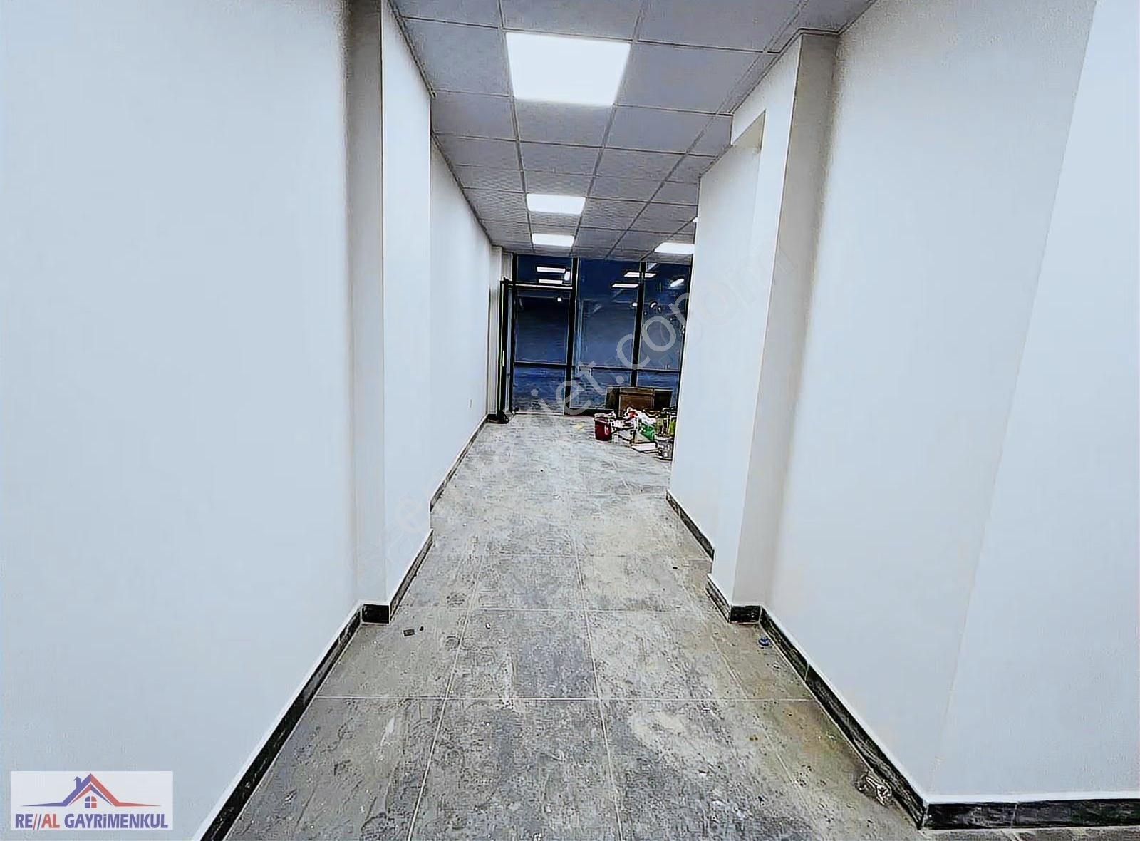 Real'den Menderes İbrahim Turan Cad. Kiralık 270 M2 Dükkan - Görsel 18