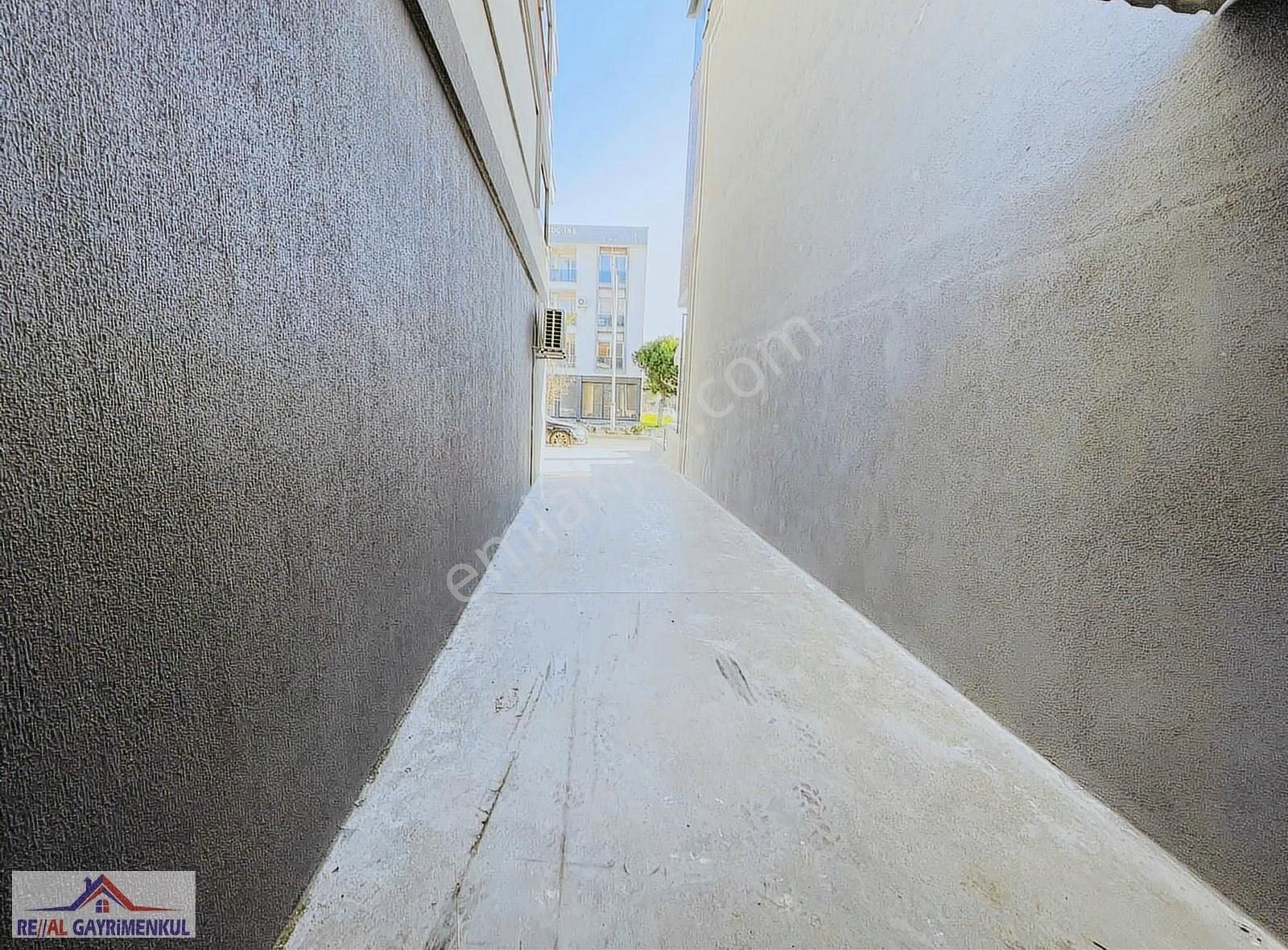 Real'den Menderes İbrahim Turan Cad. Kiralık 270 M2 Dükkan - Görsel 19