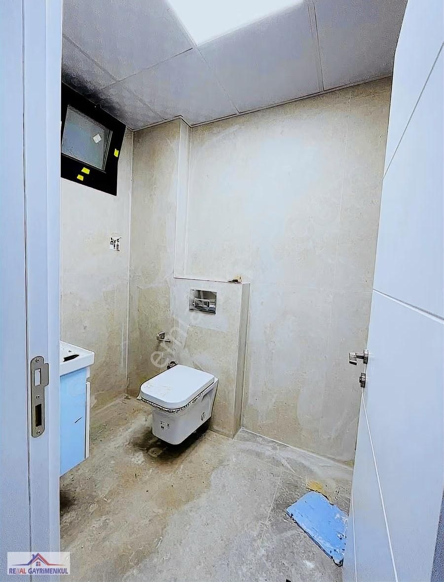 Real'den Menderes İbrahim Turan Cad. Kiralık 270 M2 Dükkan - Görsel 11