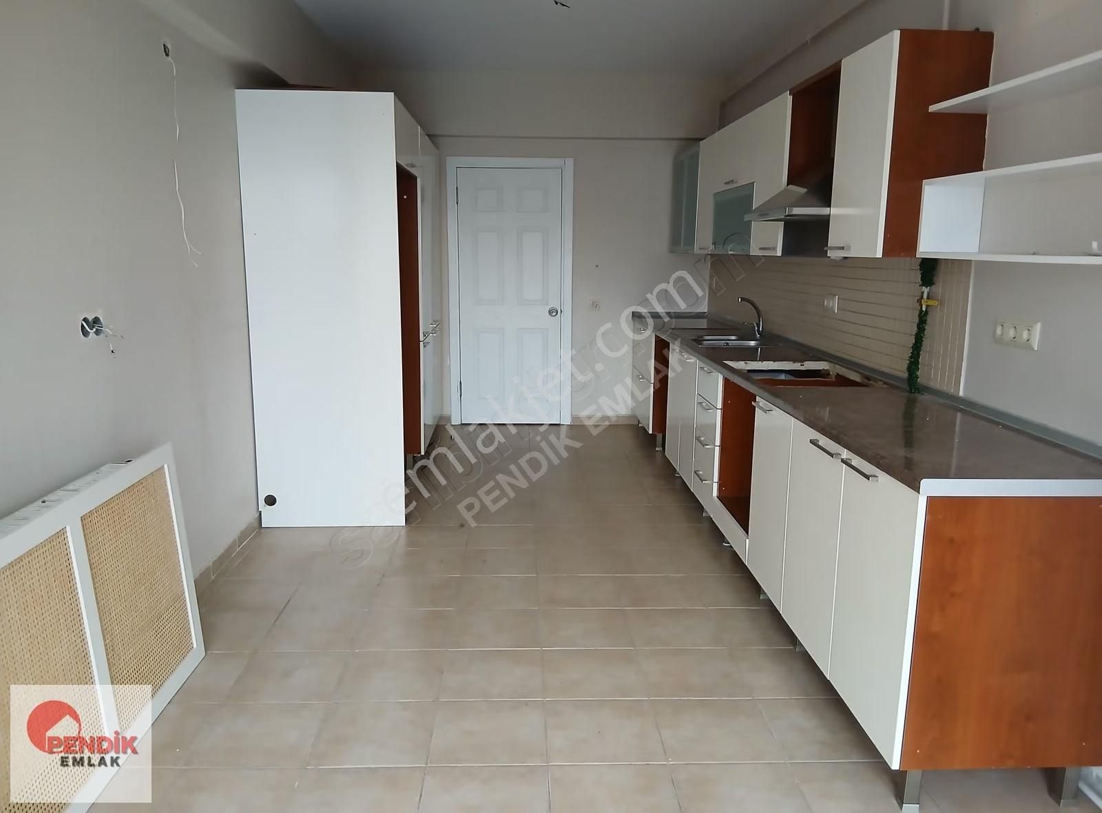Pendik Denizpark Sitesinde Deniz Manzaralı Geniş 4+1 Kiralık - Görsel 20
