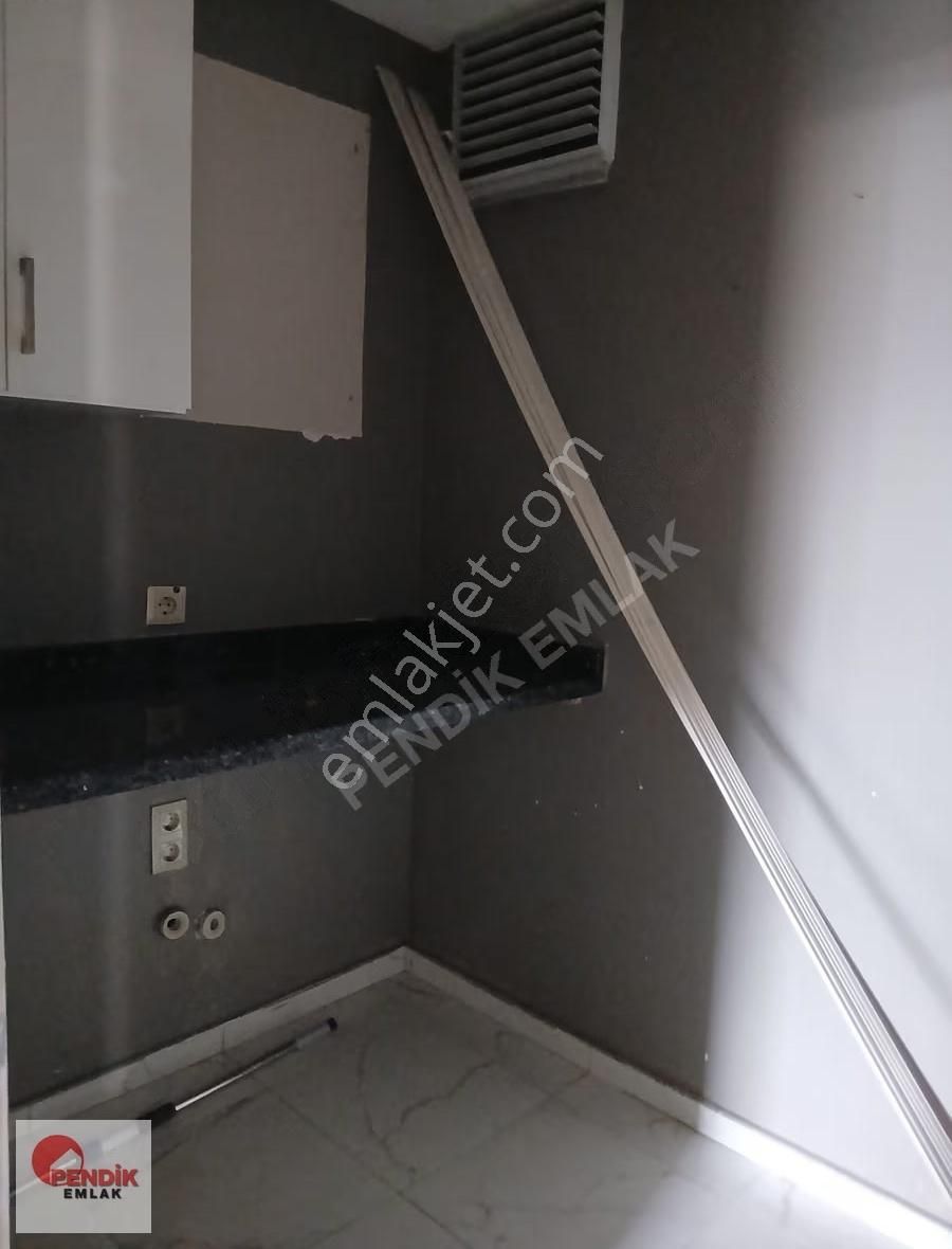 Pendik Denizpark Sitesinde Deniz Manzaralı Geniş 4+1 Kiralık - Görsel 8