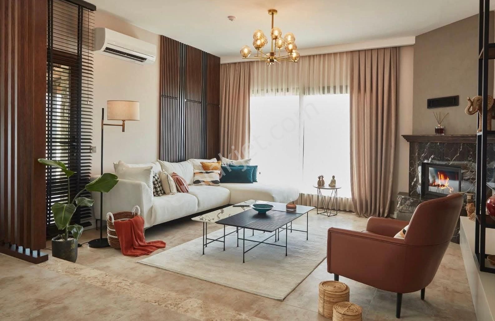 Kuşadası'nda Satılık Müstakil Havuzlu Otoparklı Sıfır Yapı Villa - Görsel 11