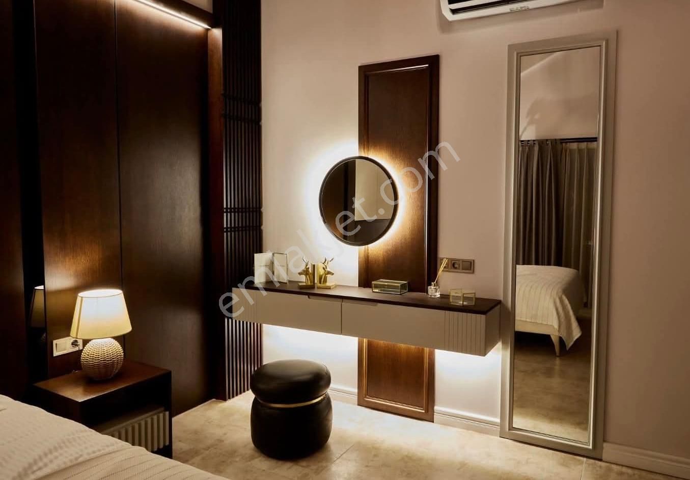 Kuşadası'nda Satılık Müstakil Havuzlu Otoparklı Sıfır Yapı Villa - Görsel 18