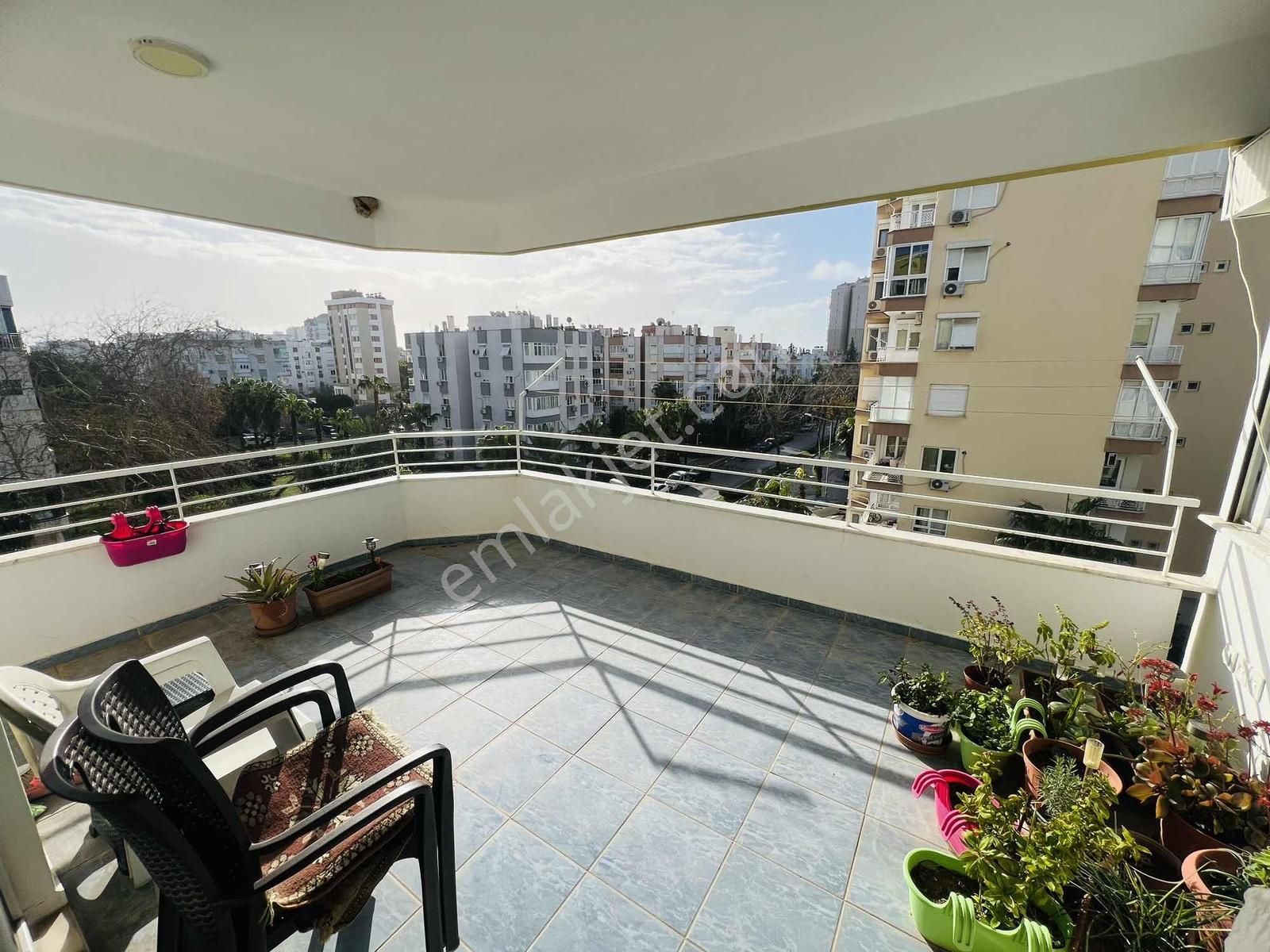 Fenerde Terracity Karşısı 3+1 Ara Kat Geniş Daire - Görsel 13