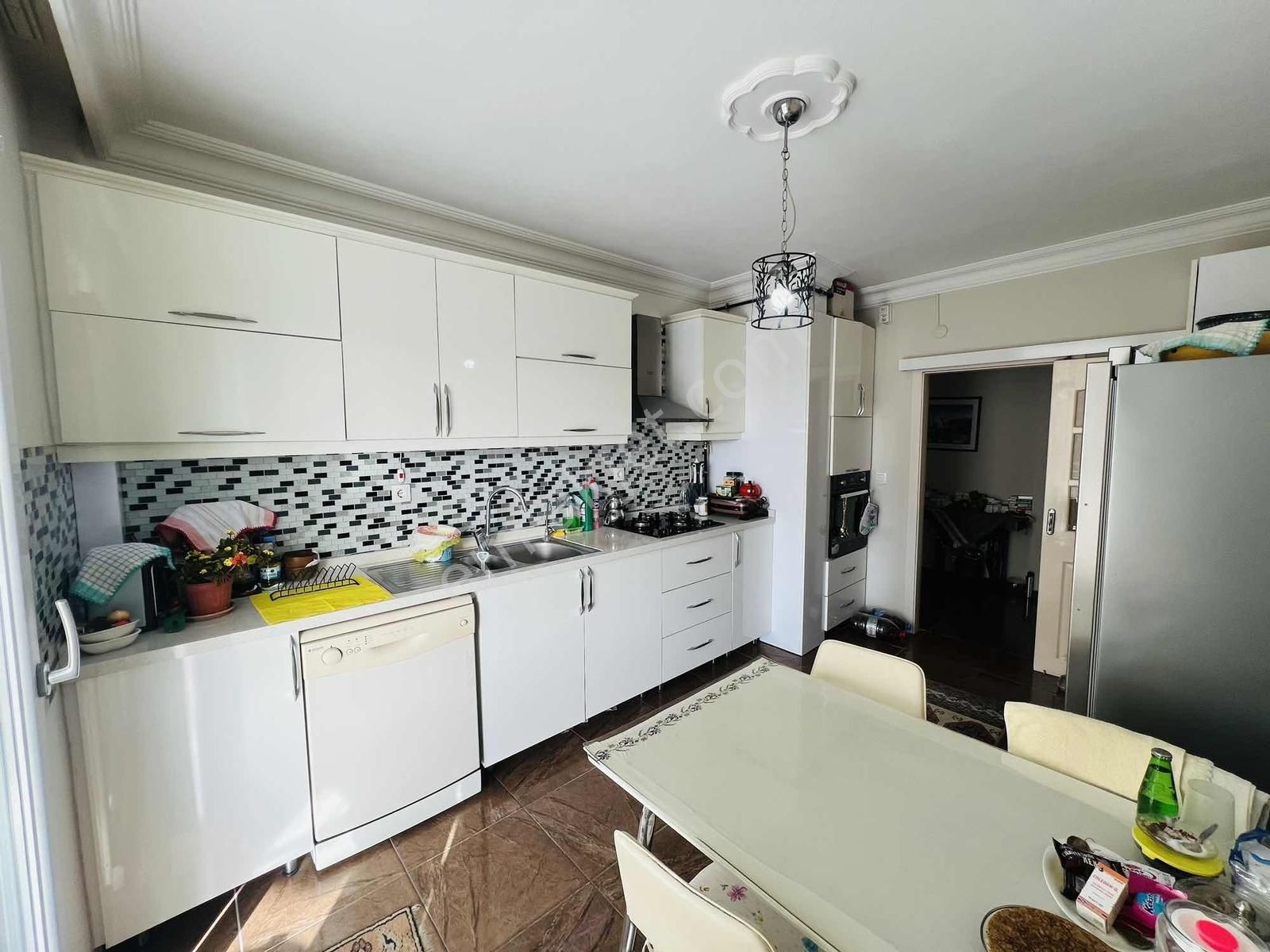 Fenerde Terracity Karşısı 3+1 Ara Kat Geniş Daire - Görsel 8