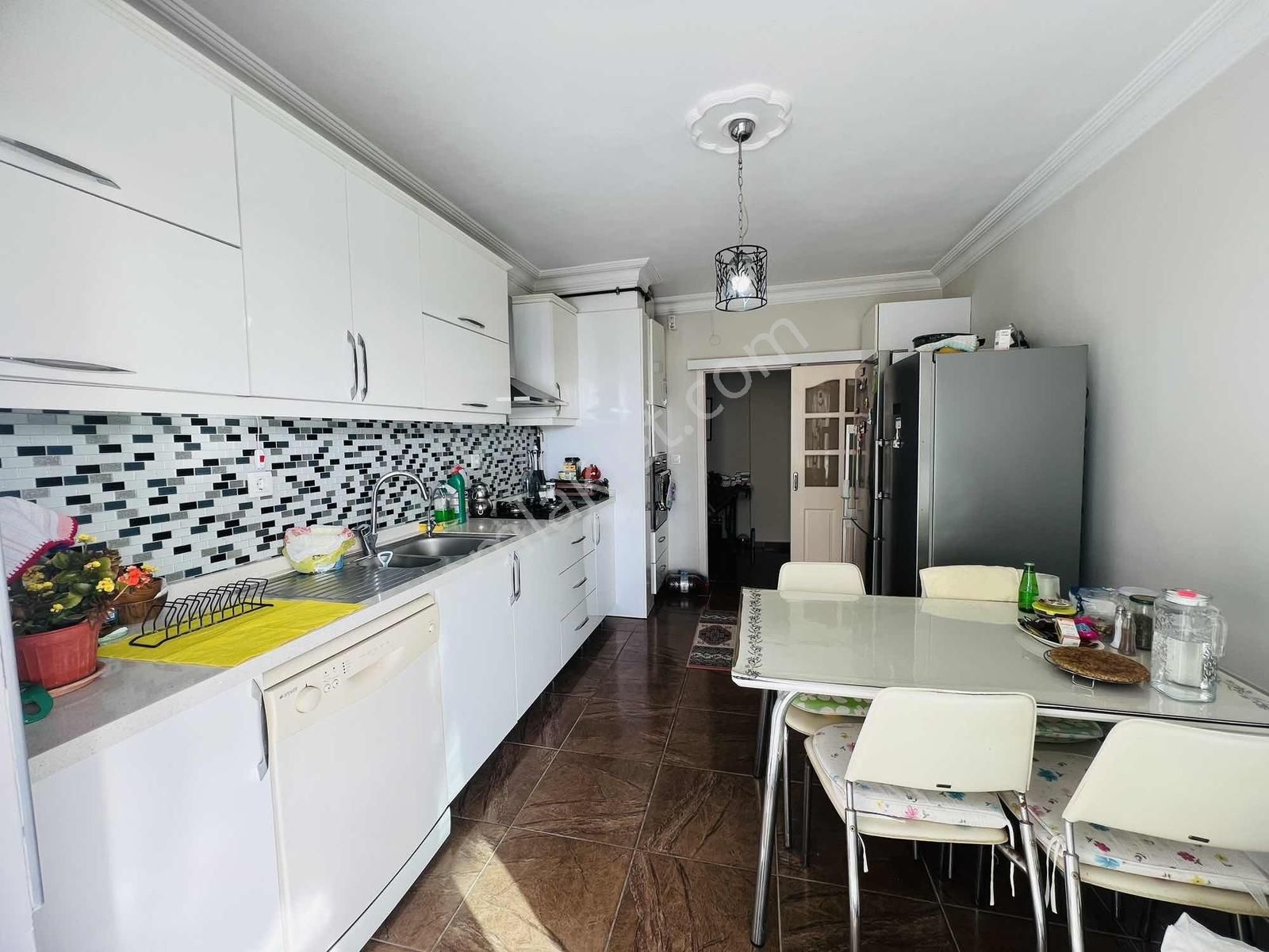 Fenerde Terracity Karşısı 3+1 Ara Kat Geniş Daire - Görsel 7