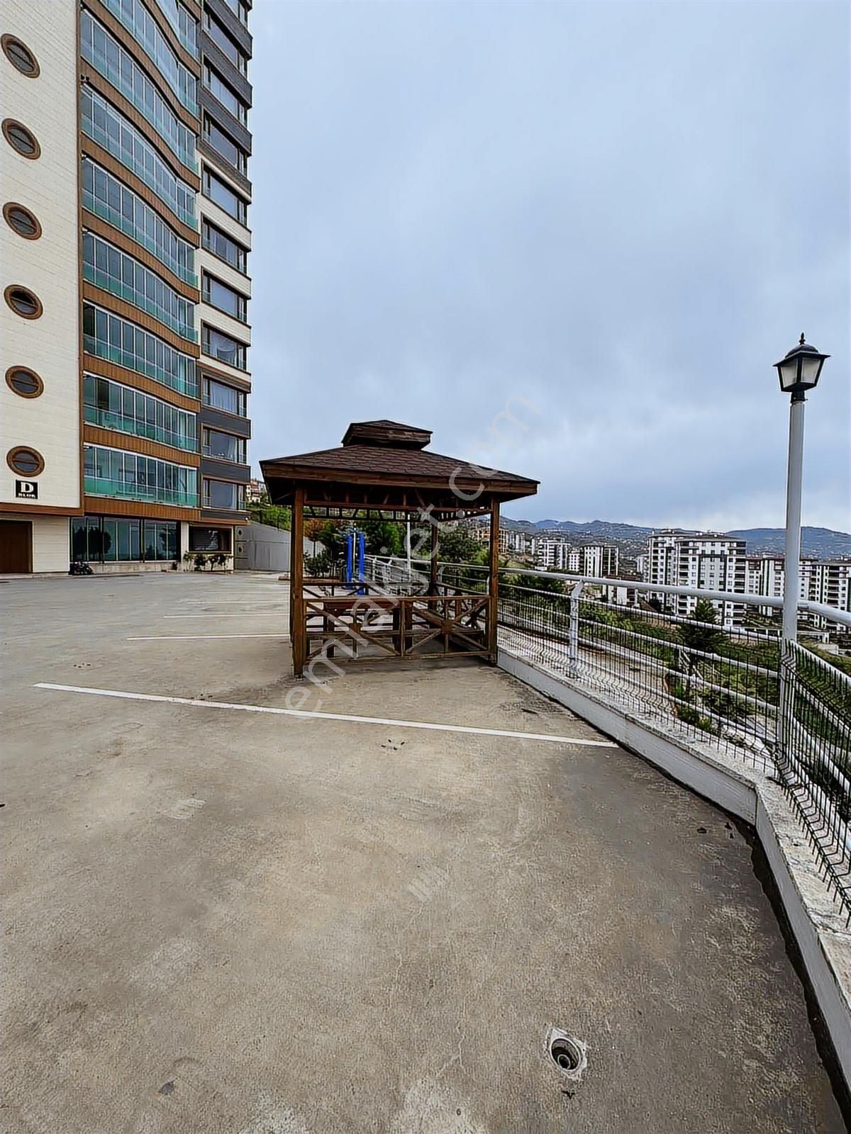 Akcaabat Yıldızlı Sümela Evlerinde Panoramik Manzaralı Daire - Görsel 2